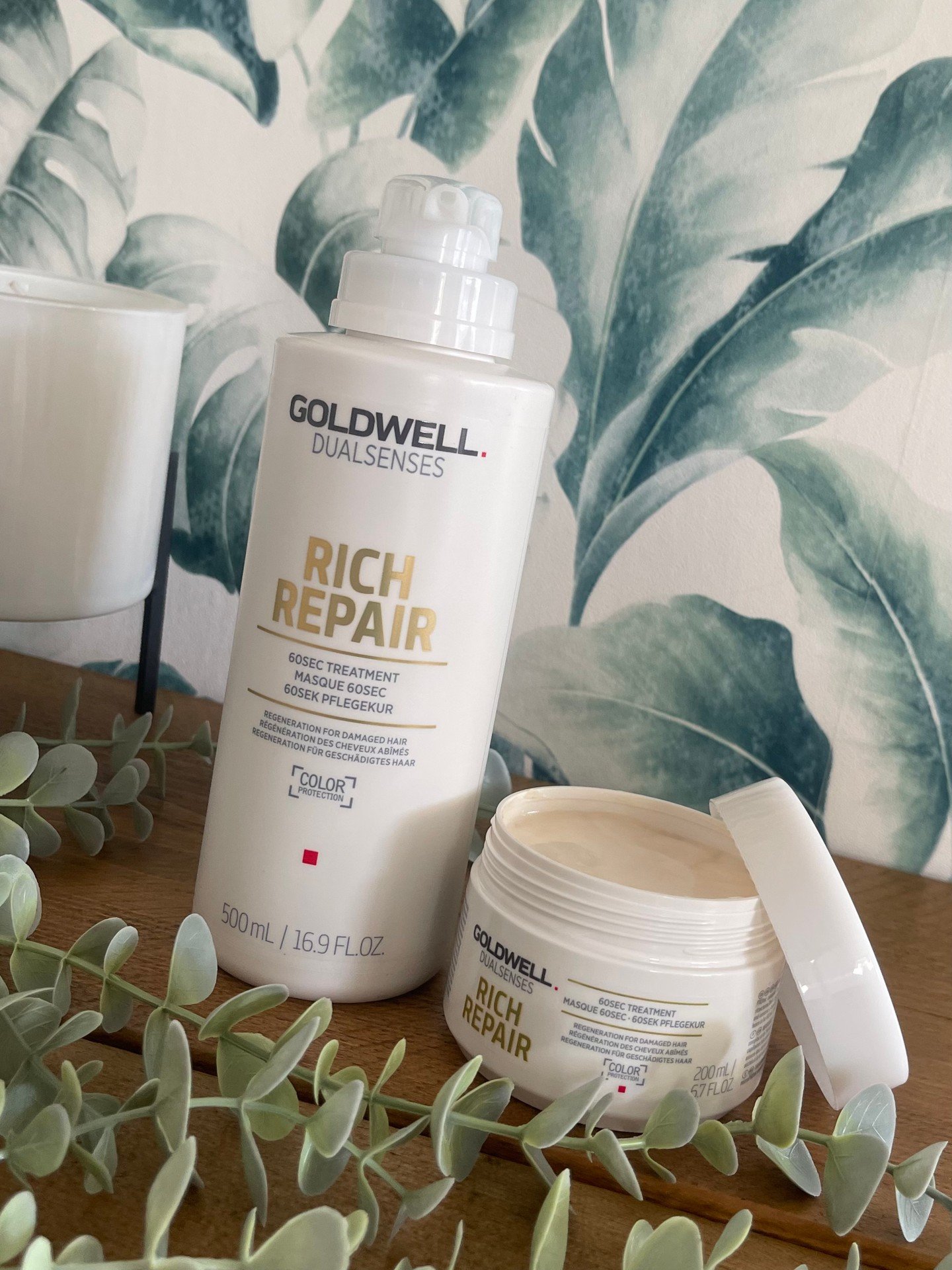 GOLDWELL TREATMENT 🧖&zwj;♀️
Your sign to upgrade your haircare routine ✨

Enjoy a 10-minute Goldwell treatment in salon for &pound;10, plus a half-price 200ml treatment tub to take home for just &pound;9.50.

Perfect for topping up your treatments i