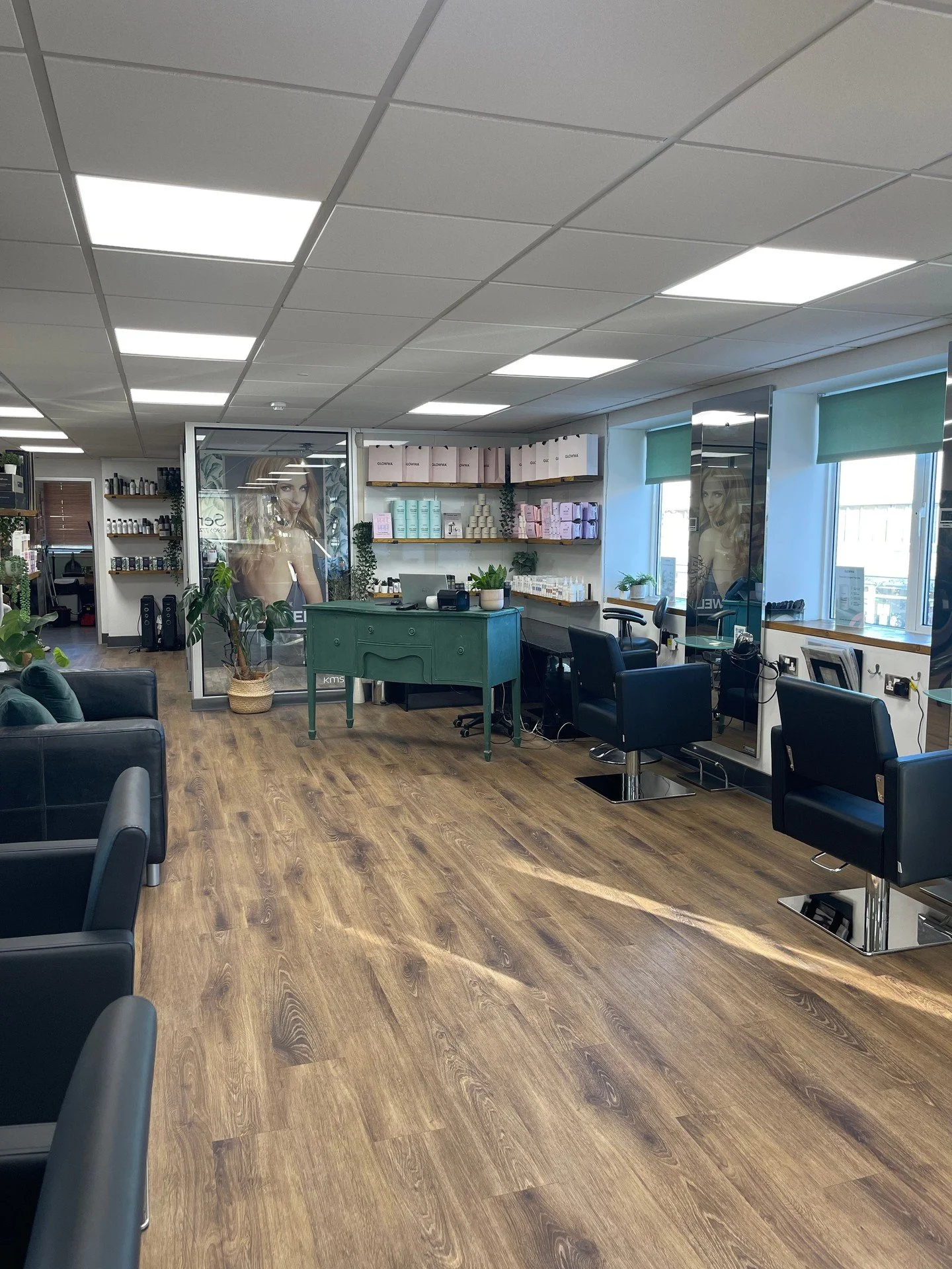 WHY YOUR CONTACT INFORMATION MATTERS💻

Keeping your contact details up to date is key to ensuring a seamless salon experience.

APPOINTMENT CONFIRMATION &amp; REMINDERS- We send a confirmation email as soon as your appointment is scheduled. You&rsqu