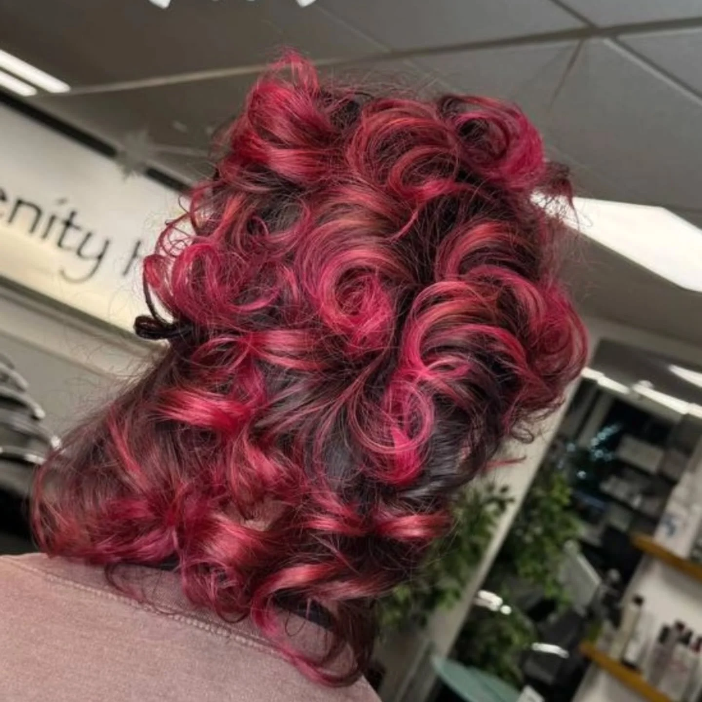CHERRY BLOSSOM 🍒 

COLOUR &amp; CUT BY: Carol

SERVICES INCLUDED: Full Head Colour, Cut and Finish 

🌿01903 772200
🌿Direct message to book
🌿Online booking via website
www.serenityrustington.co.uk
