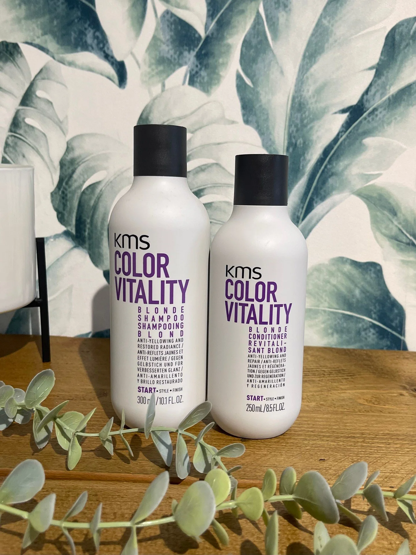 COLORVITALITY BLONDE SHAMPOO💜

Gently cleanses, protects against colour fading and keeps colour vibrant for up to 20 washes.

ANTI-BRASSINESS
- Protects against hard water mineral accumulation.
- Neutralizes unwanted warm tones.
- Gently cleanses an