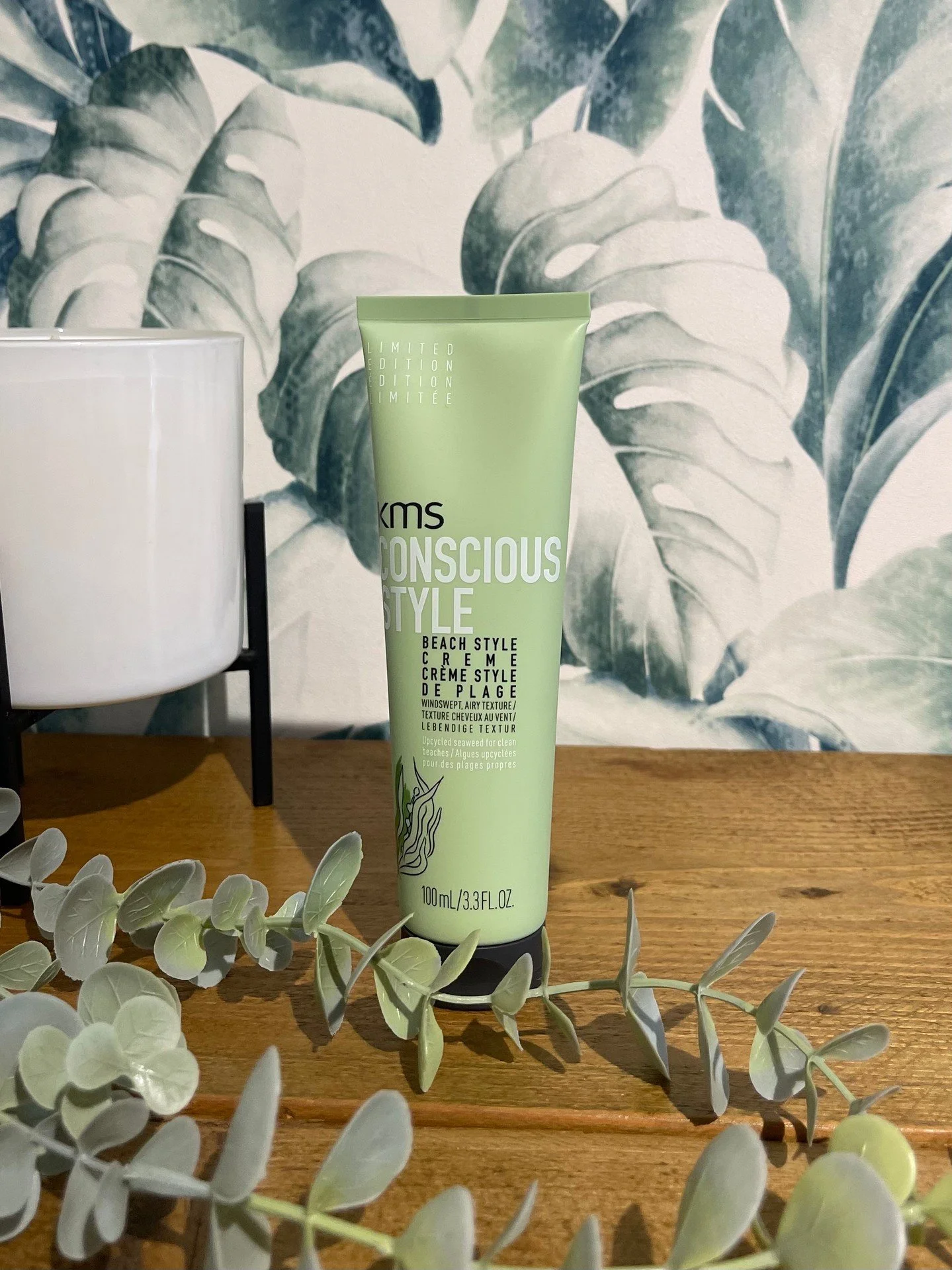 CONSCIOUS STYLE BEACH STYLE CREME🌊

Effortless, lived in texture with a soft, touchable finish. This lightweight creme is perfect for creating natural, beachy waves without stiffness or crunch.

- Enhances natural texture and definition.
- Soft hold