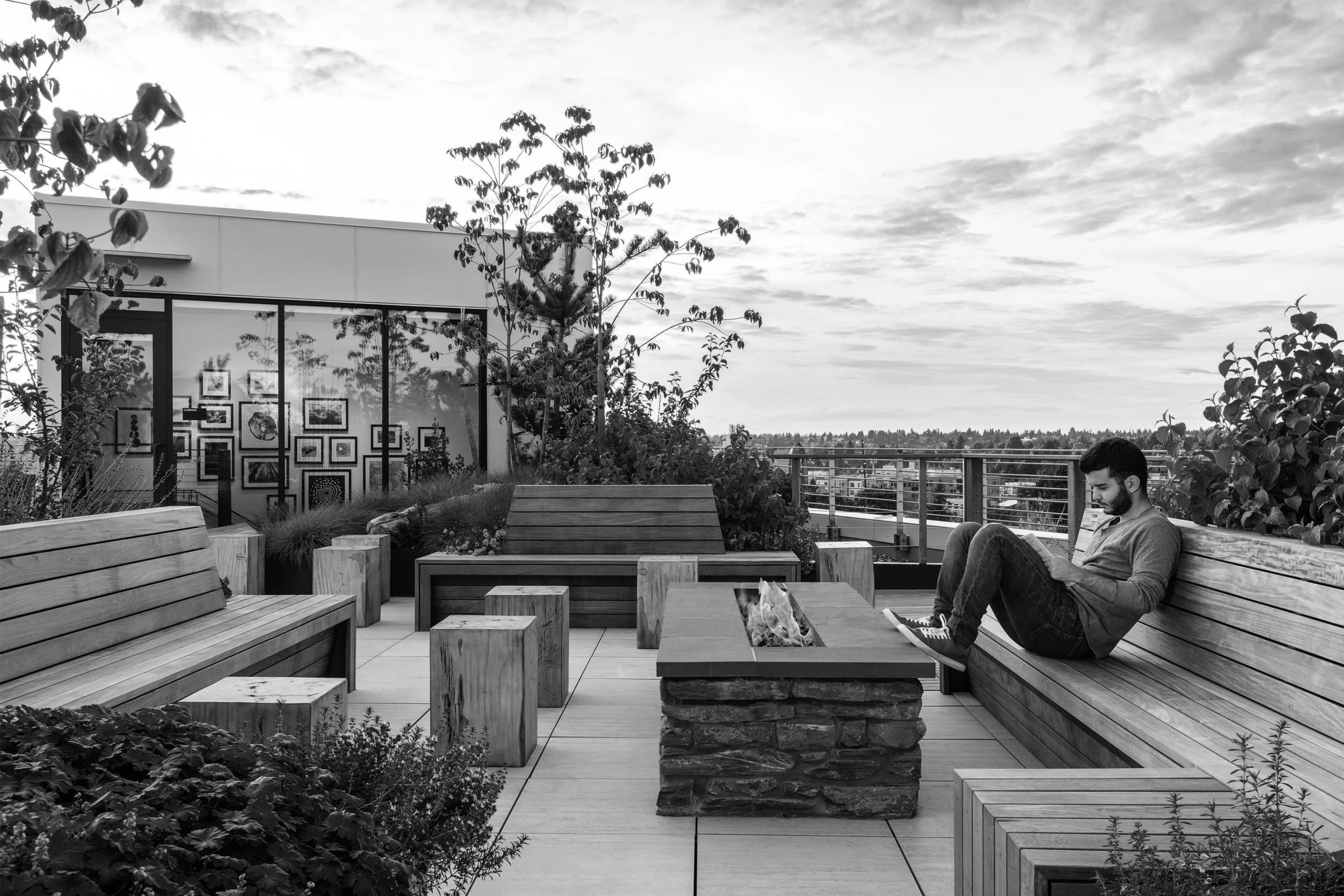 3x2-lucille_apartments-roof_deck-fire_pit.jpg