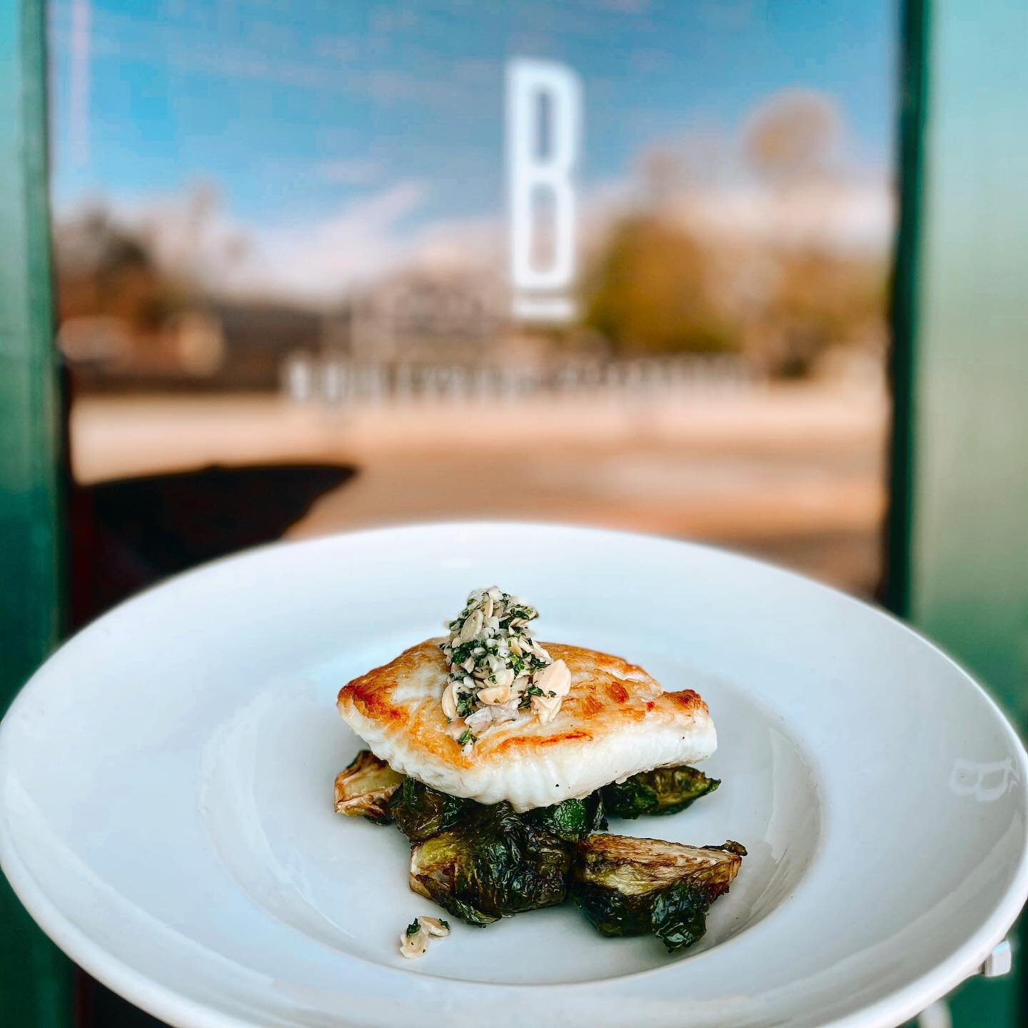 Pan seared sea bass, a glass of @rombauervineyards Chardonnay and Ella Fitzgerald playing in the background = a perfect summer night at @boulevardsteakhouse! 👌🏼 Apart from being known as Oklahoma&rsquo;s original prime steakhouse, we also have a se