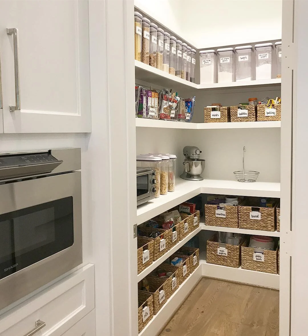 kitchen organized 