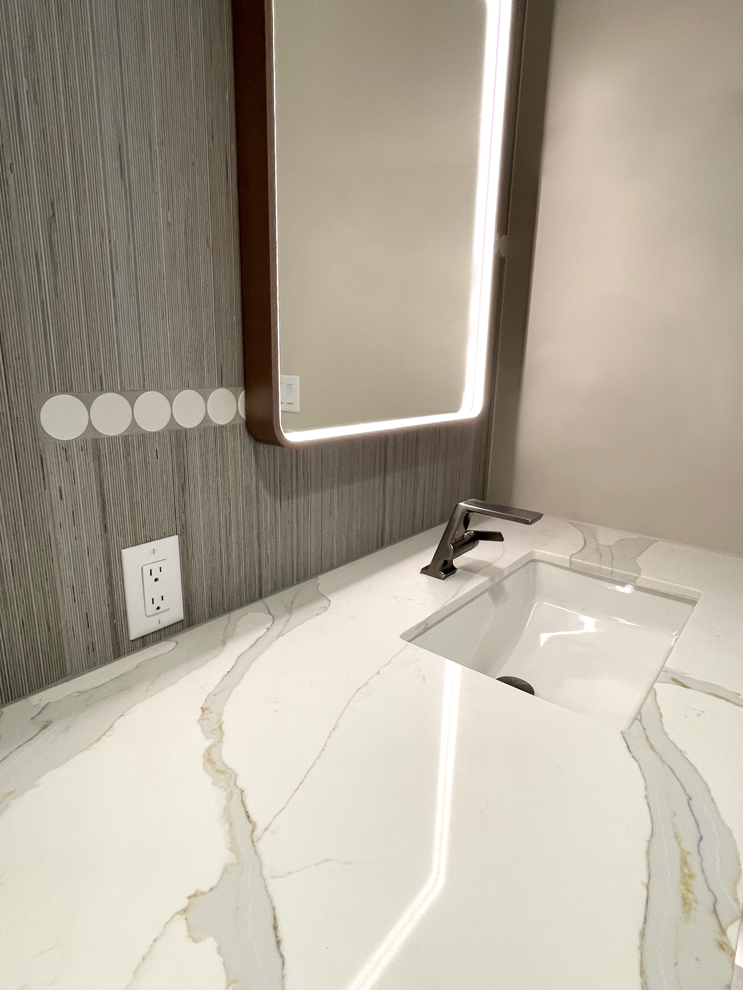 Hall Bath Det-1@0.5x.png