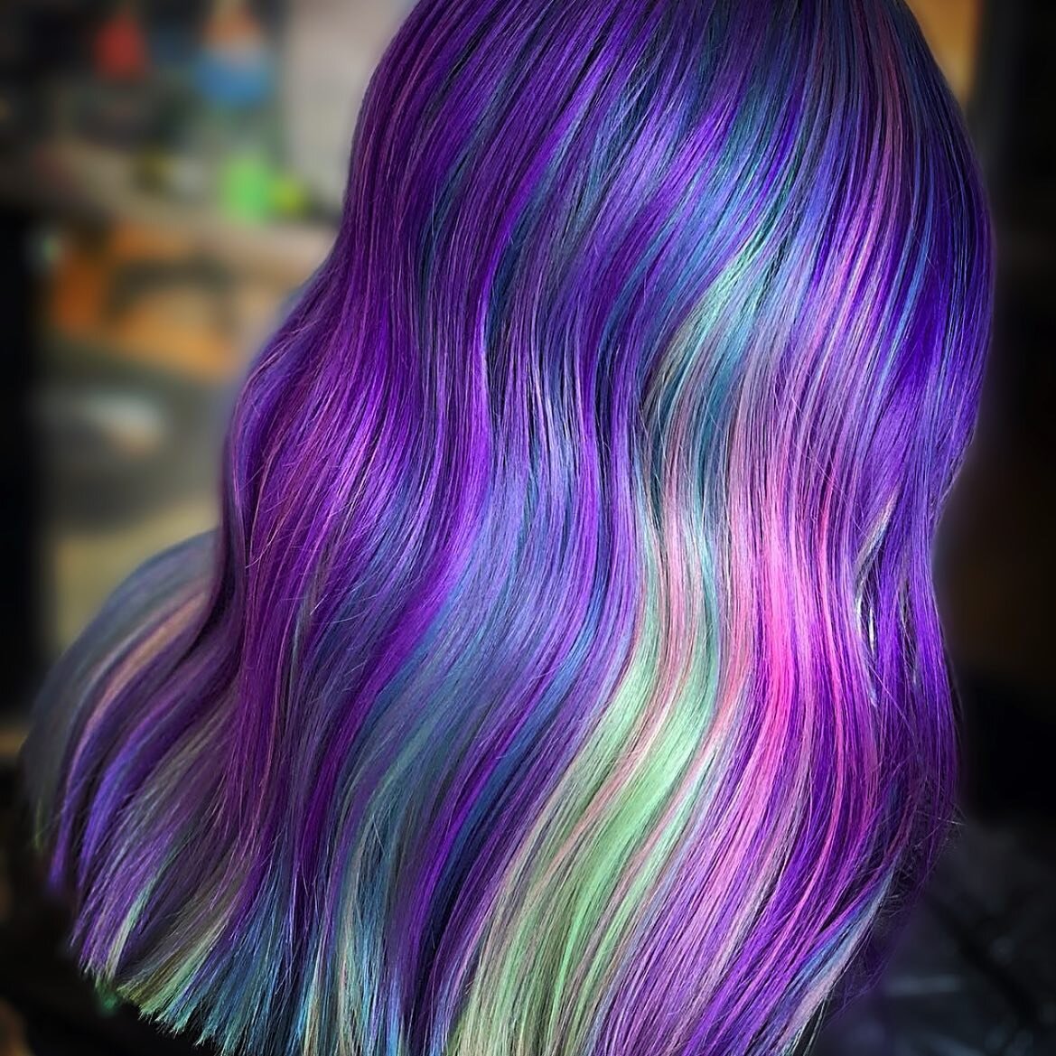 There is no space for hate here

#onelove #loveislove #rainbowhair #haircolor #haircolorist