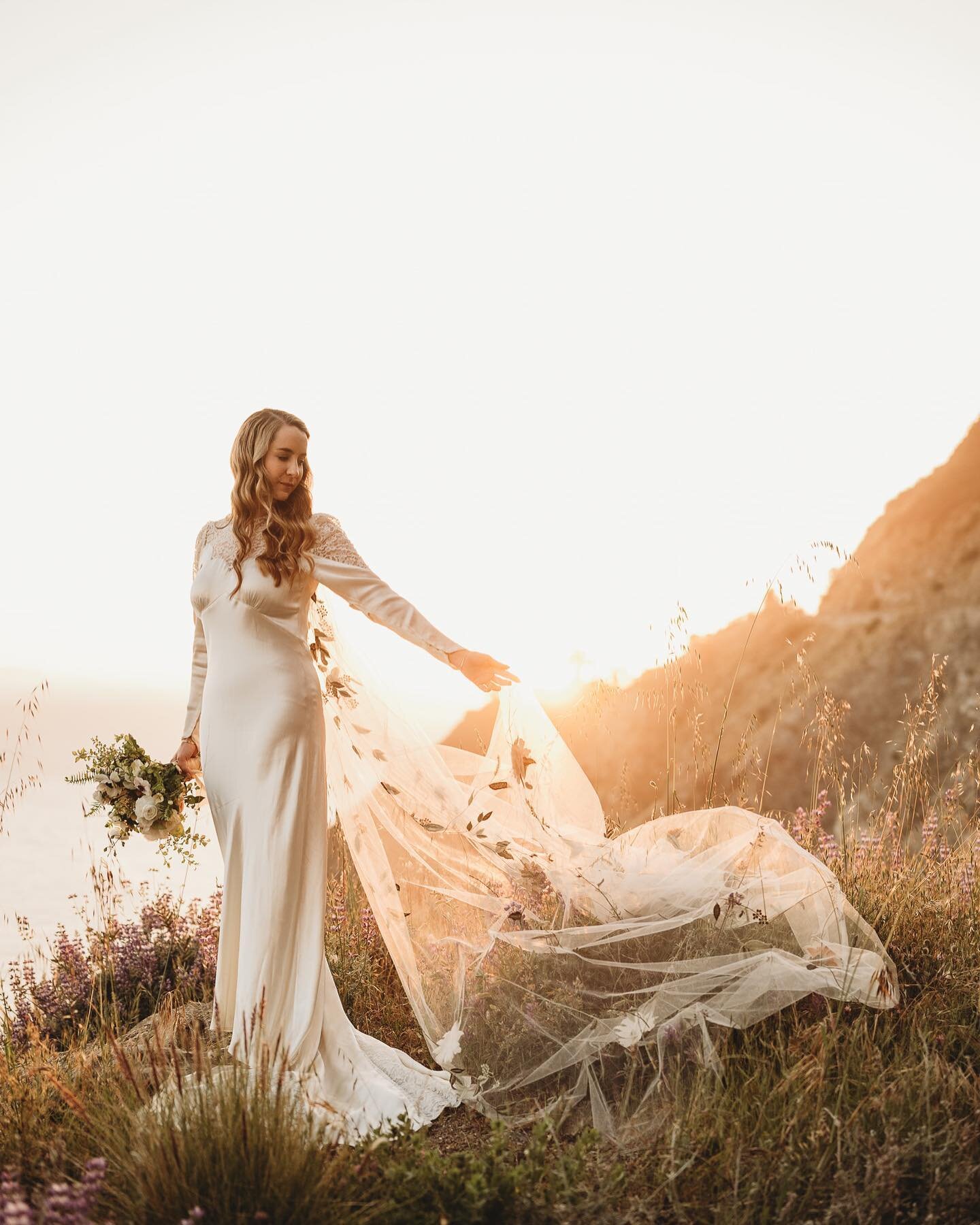 Big Sur is a spiritual experience. It&rsquo;s truly an unreal place. So fitting that R + P decided to use this as the backdrop to their lovely vow exchange. So incredibly blessed to witness and document their love. 🙏🏼 
.
#bigsurwedding #bigsurweddi