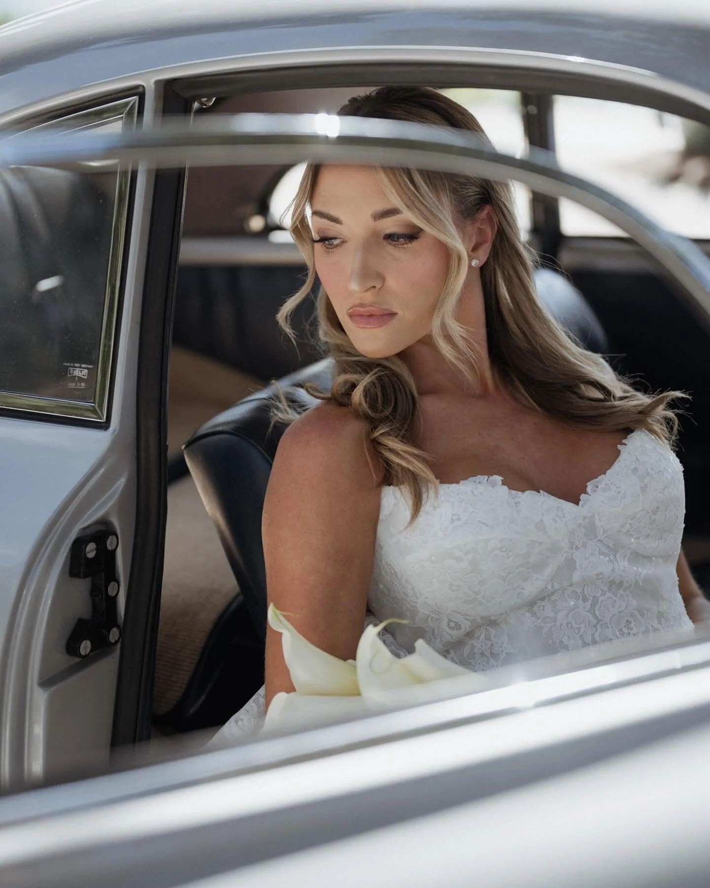 La Venture Grove for the absolute wedding win 🏆 I love this Jacksonville wedding venue and all it has to offer from the old historic colonial home to get ready in to the intimate orange grove for ceremonies, all backing up to intercoastal makes for 
