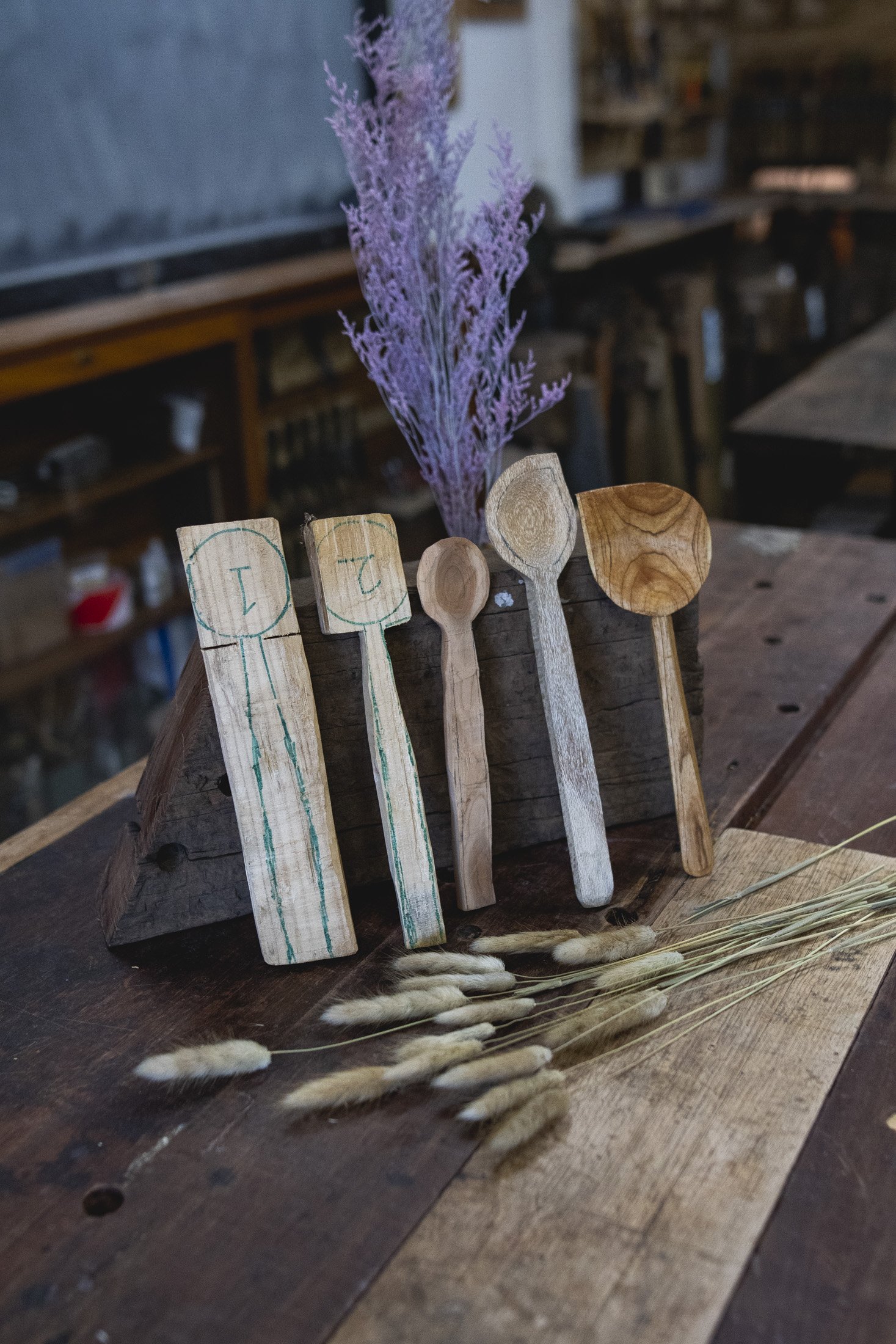 Green wood spoon carving