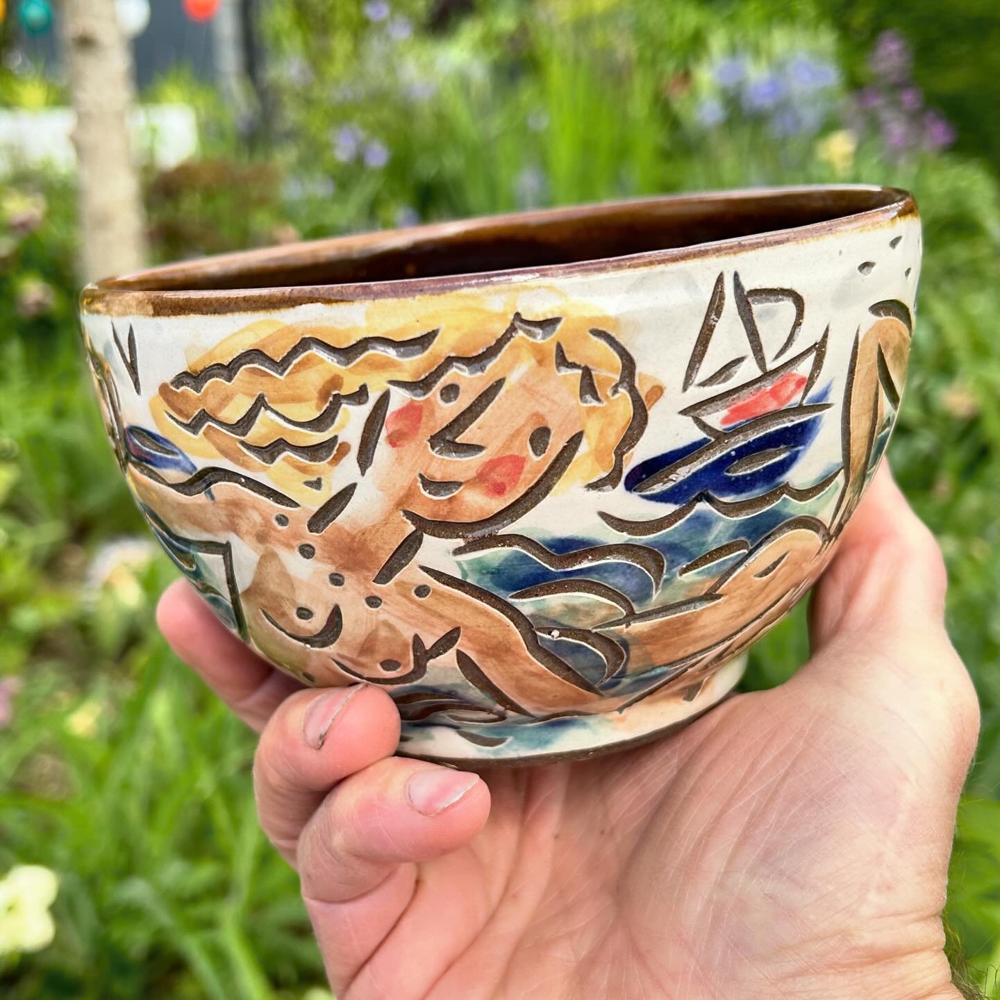 Nudes! 
Paddling, diving and lounging gals on a selection of bowls from the recent kilnload. The new pots have a rounder shape and a runny dark brown glaze inside which seems to deepen the colours. 
.
#pottery #skinnydipping #swimming #ceramics #bowl