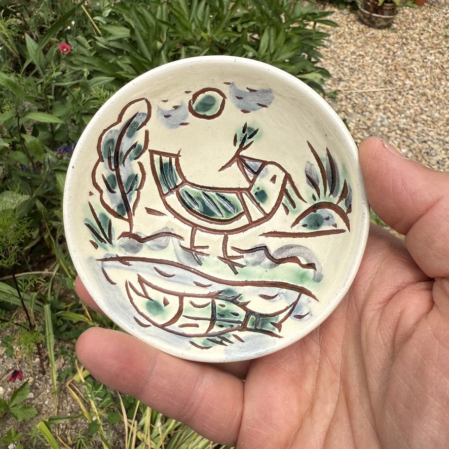 pot2958 Salt dish withbird and fish.