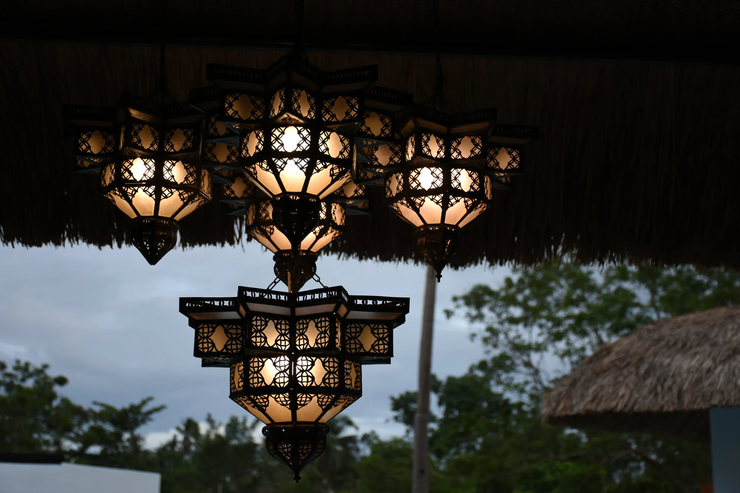 Moroccan lamps with daylight02.JPG