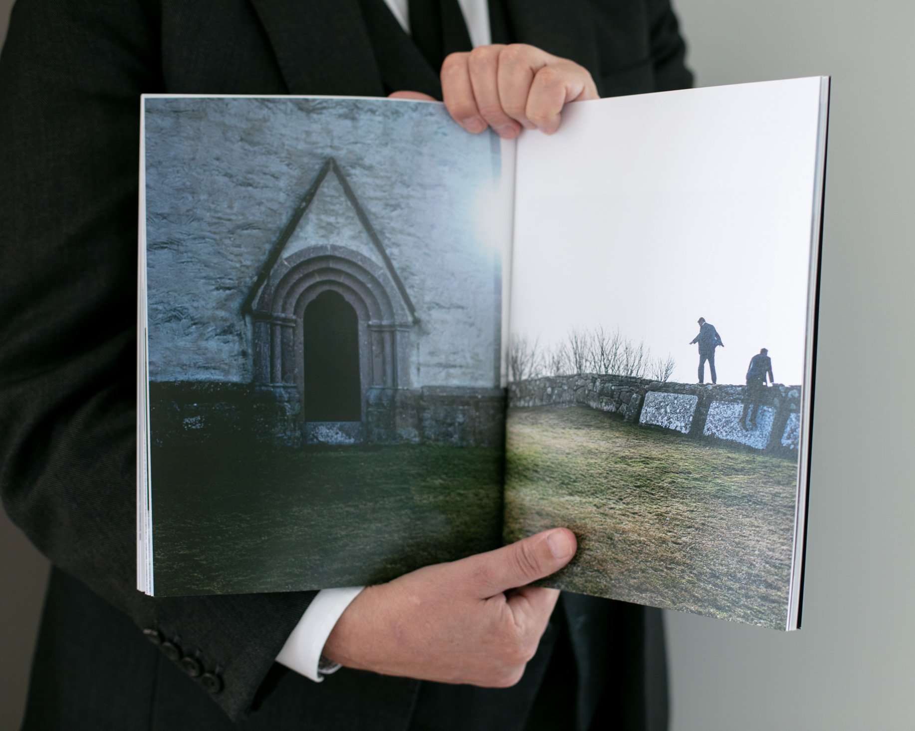 Guardians of the tragic poet - southern Gotland church spread