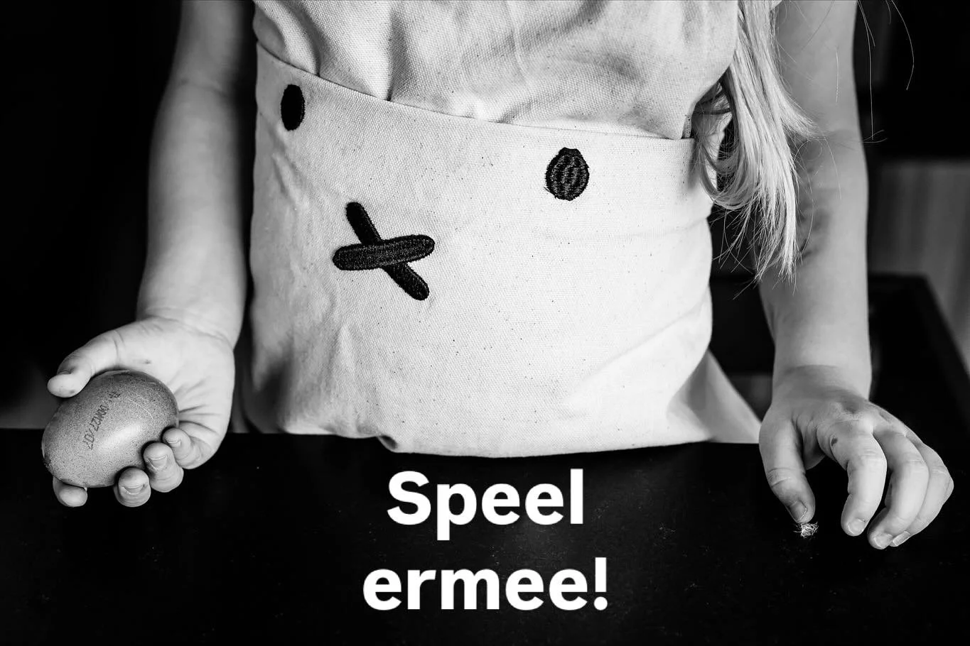 Speel ermee! En liefst zo hard mogelijk.

Fotograferen = spelen. 
Kijken, ontdekken, context veranderen, details opmerken, uitdrukkingen vastleggen&hellip;

Dat op mijn manier. Zoals ik het voel. Want tijdens een reportage heb ik geen moetjes in mijn