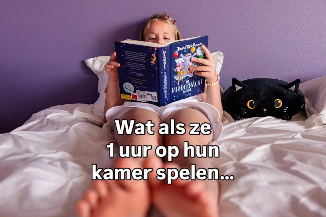 &ldquo;Ze gaan op hun kamer spelen boven&rdquo;
En zo gebeurde het&hellip; allebei op hun eigen kamer.
1 minuutje samen, een kort bezoek van papa en veel meer was er niet. Hoewel? Als je de foto&rsquo;s bekijkt lijkt er meteen een verhaal in te zitte