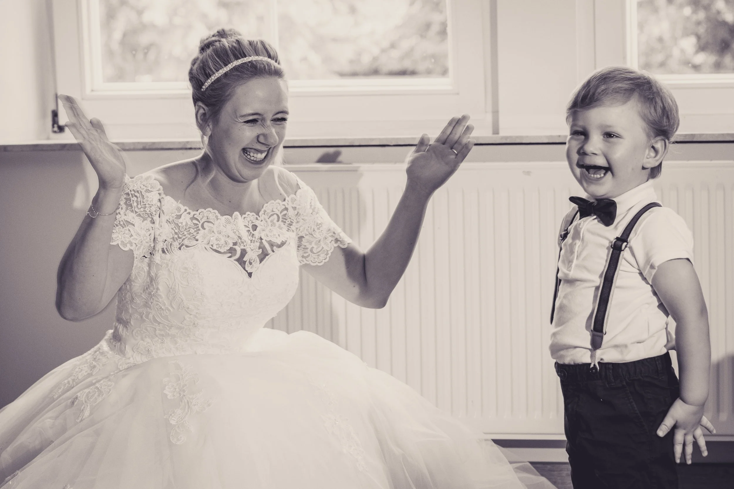 01. Ankleide Braut ©Marvin Pelny-76.jpg