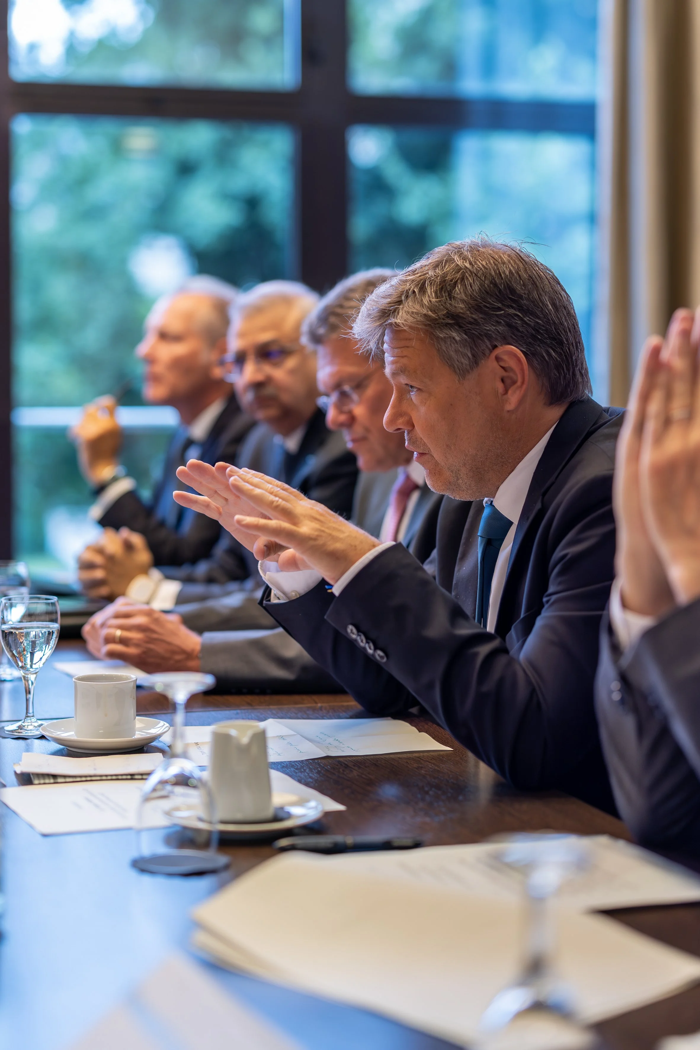 2024.06.11 - Hydrogen Council_Sanjiv_Minister_Habeck©pctrbrln.com-2.jpg