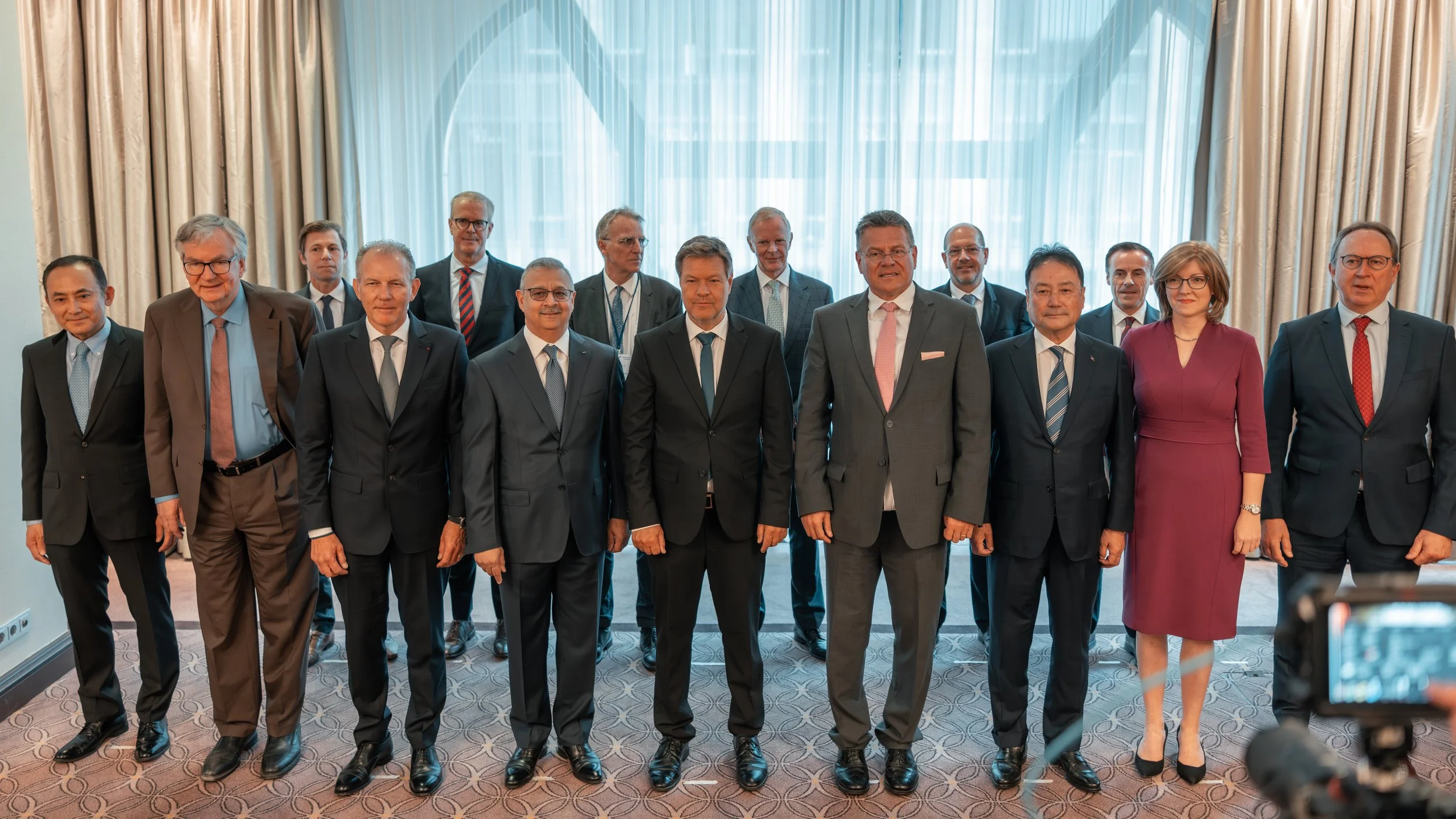 2024.06.11 - Hydrogen Council_Day II_Signing_Minister Habeck_pctrbrln.com-22.jpg