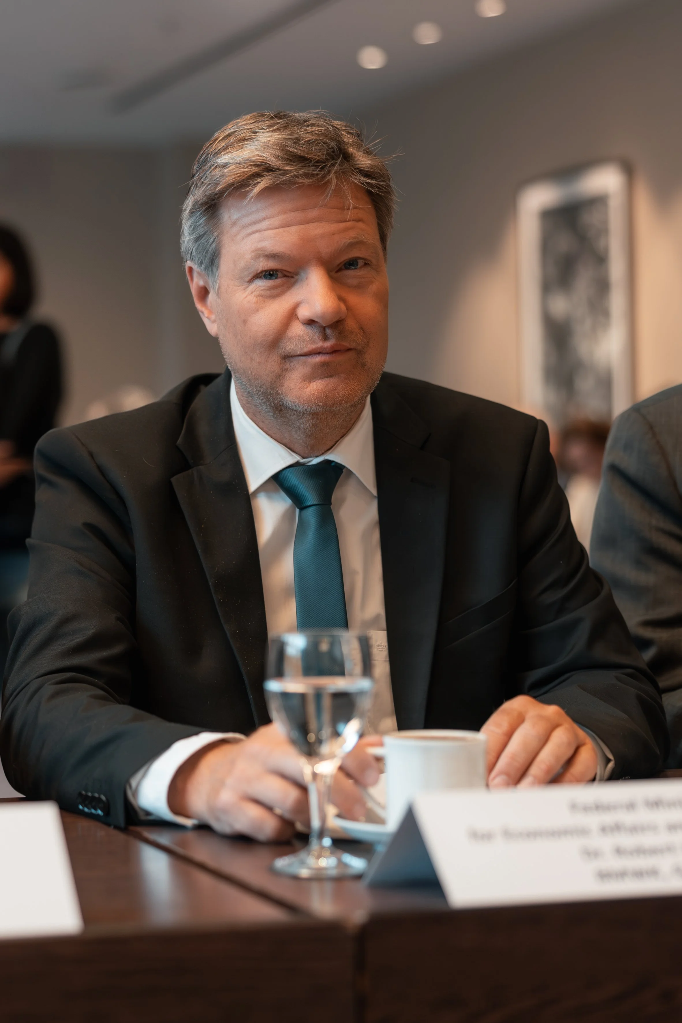 2024.06.11 - Hydrogen Council_Day II_Signing_Minister Habeck_pctrbrln.com-31.jpg