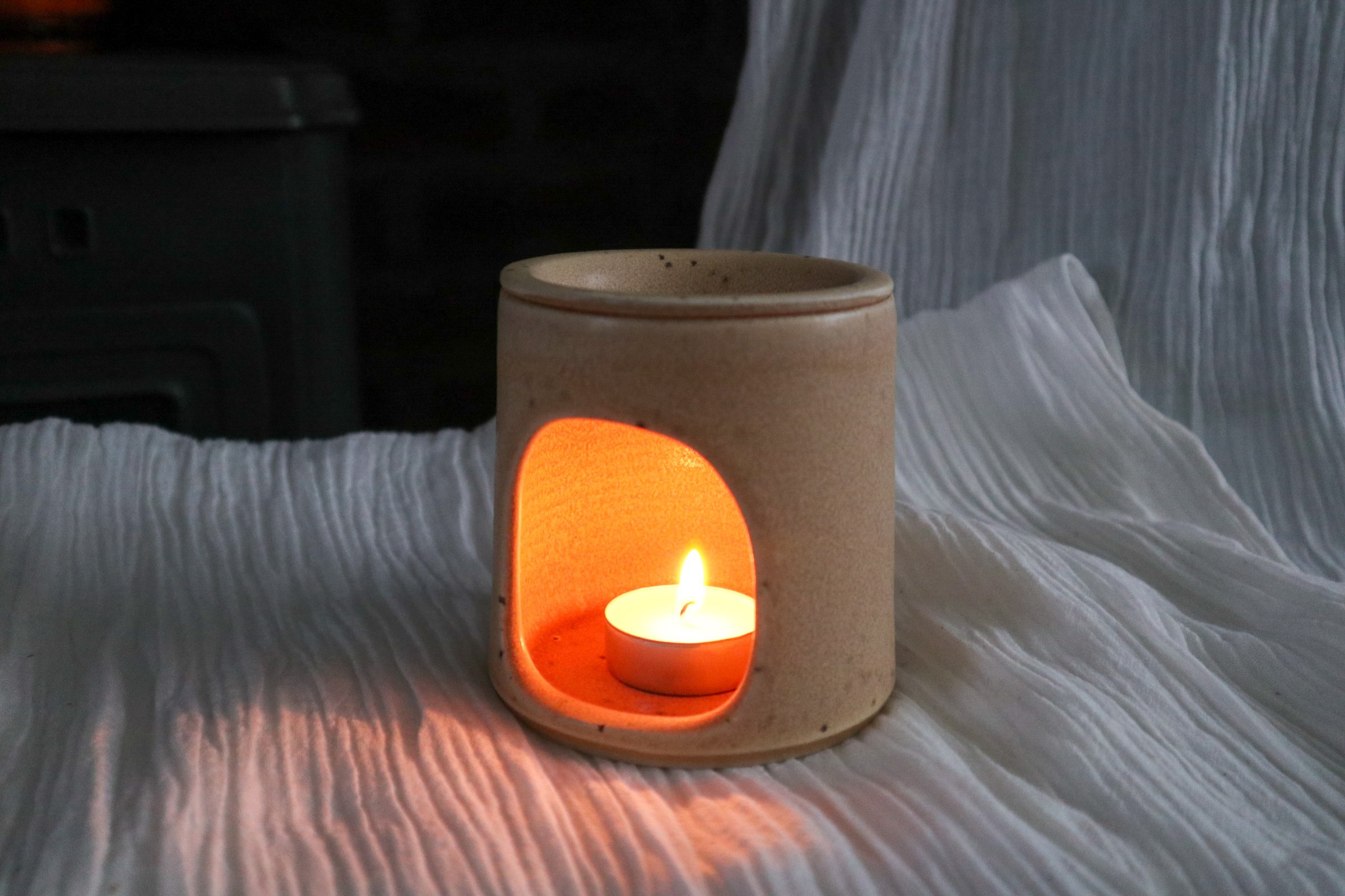 Latte wax burner