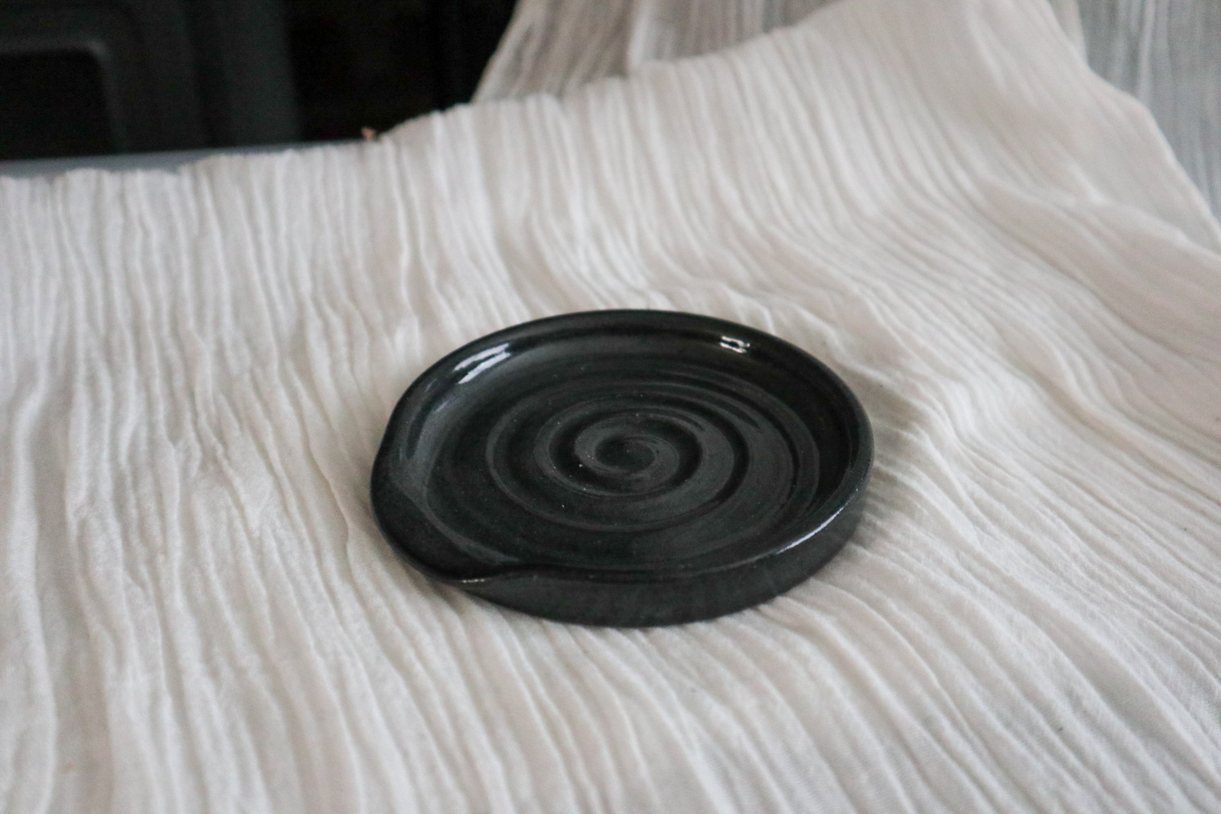 Black spoon rest