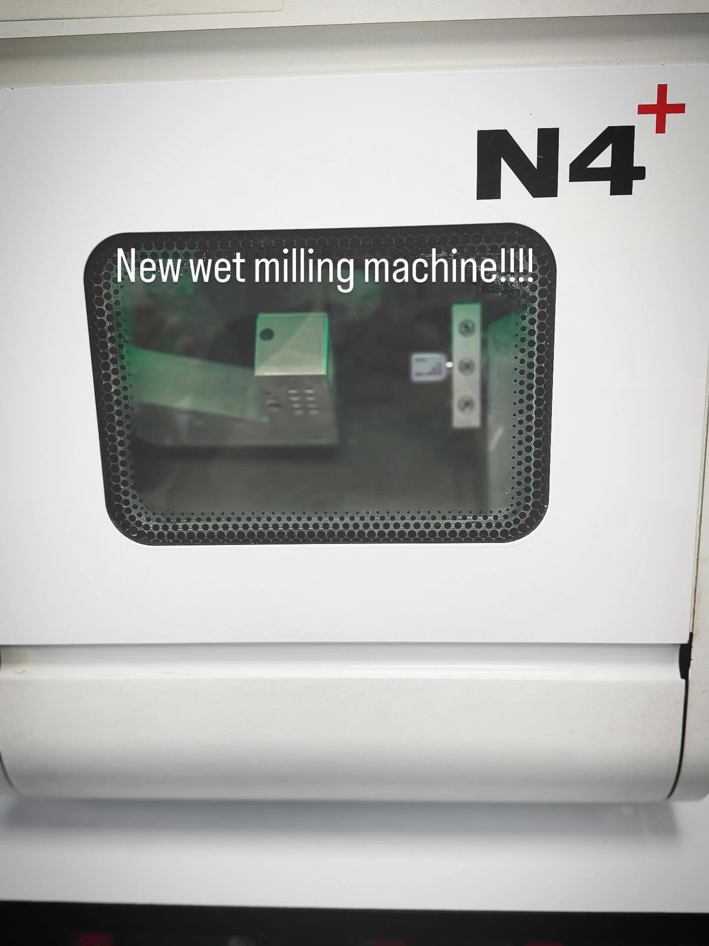 A new wet milling machine to up our game! We now mill Emax in house as well as Zirconia,pmma and wax!
A massive shout out to @skillbond_direct_ltd and Mike Roberts .