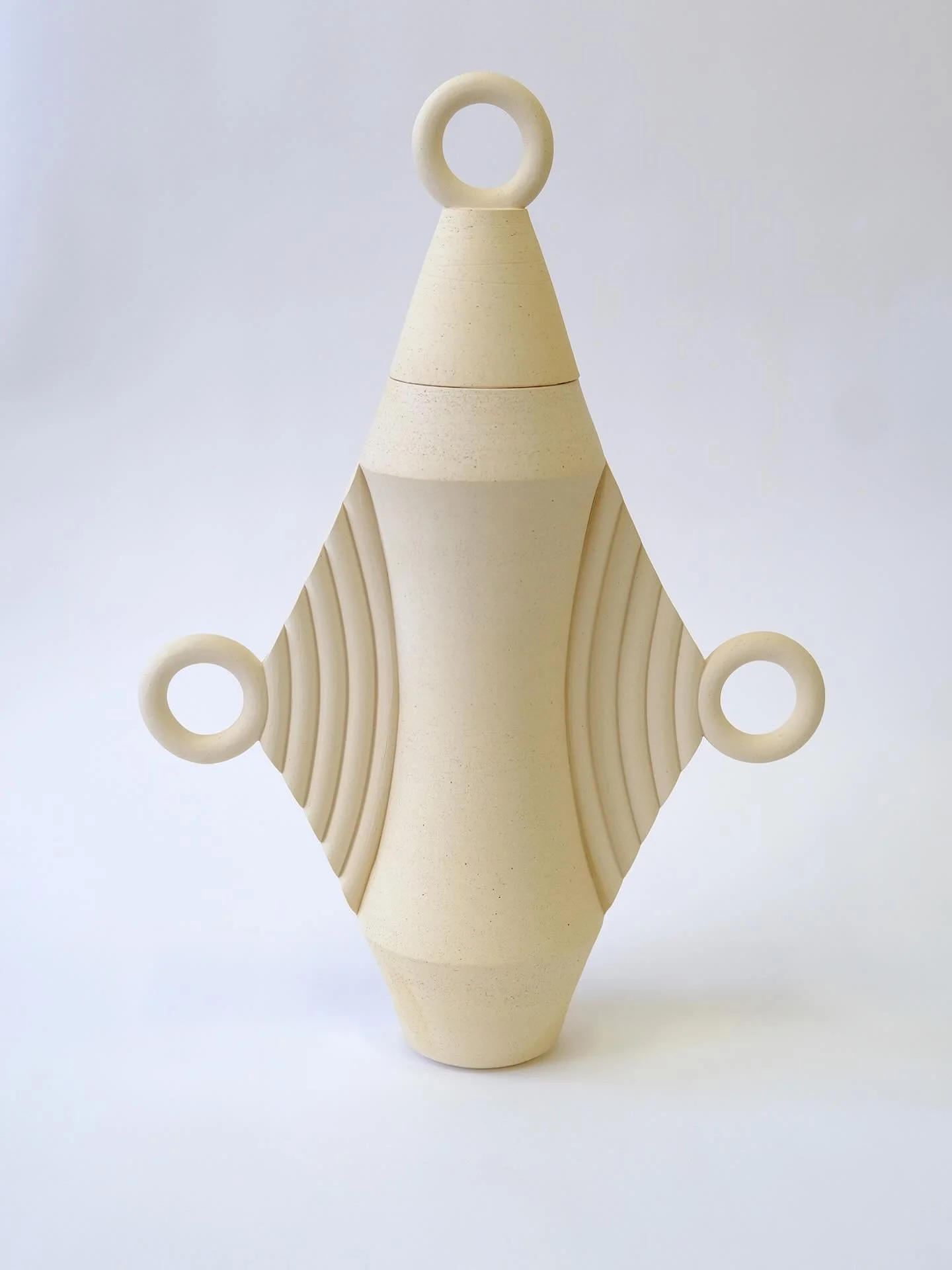 The Dune urn in sand! I&rsquo;ve always loved how the raw clay shows off the form and has a much softer look.

Check this out @urnstudios and see all the amazing irons by other artists too!