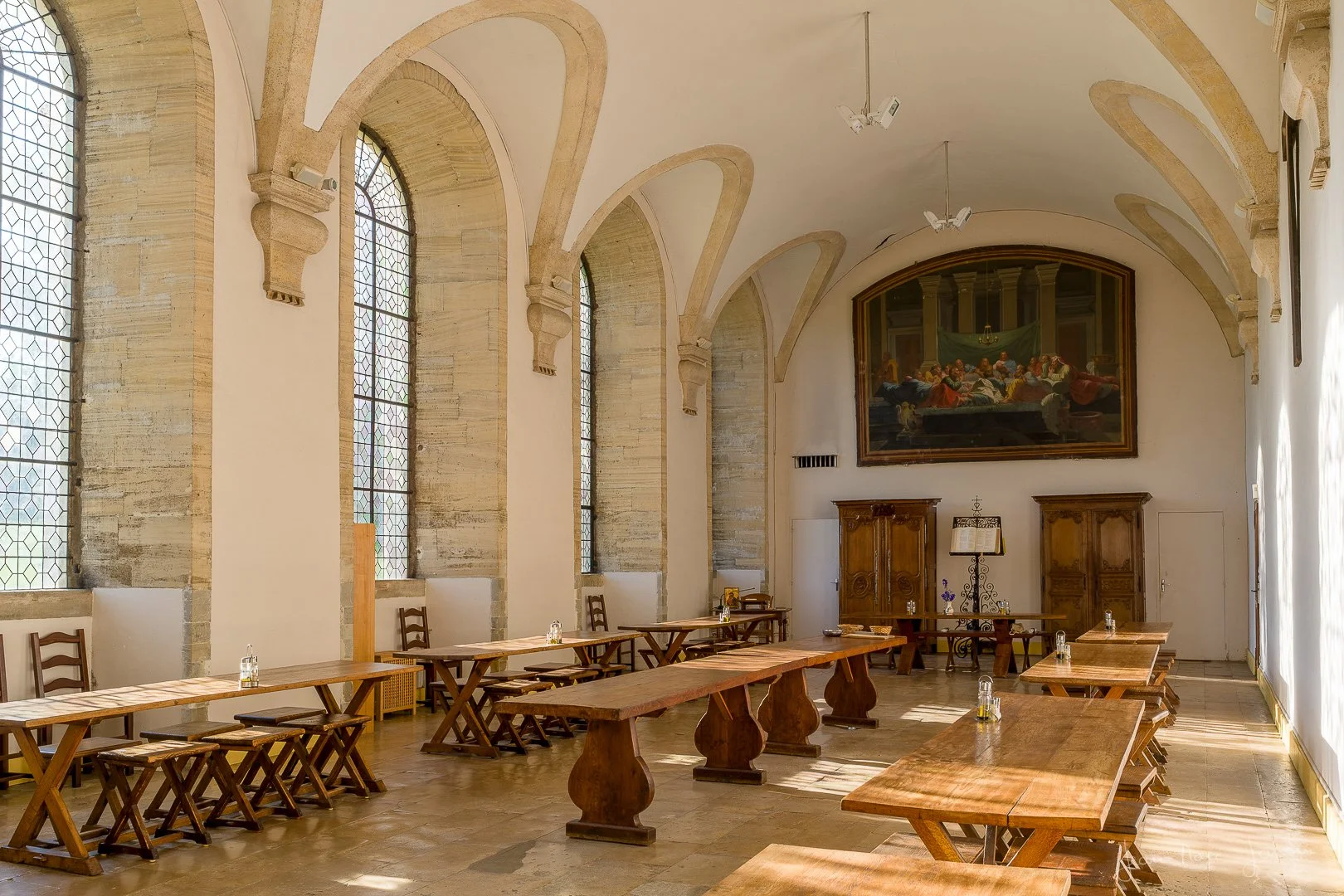20230915_090751_AbbayeDeMondaye_Refectoire_septembre2023_B0000630_1620px_1080.jpg