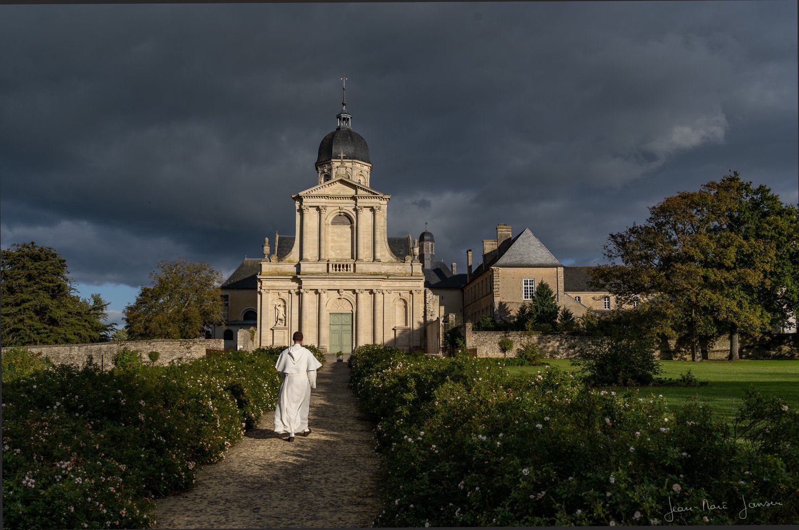 20201010_173905_AbbayeDeMondaye2020Calvados©Jean-MarcJANSEN_JZ7_8106_1620px_1080.jpg