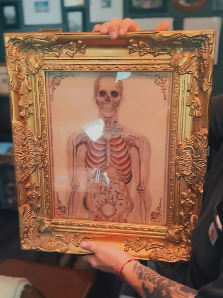 This heavy solid eye-catching lenticular beauty will be seeking a home at @odditiesandcuriositiesexpo in Pittsburgh this weekend. 🤩 Who&rsquo;s interested in adopting this sweet baby? 🖤

#strongandhardy #lenticular #humanbody #historicalanatomy #an