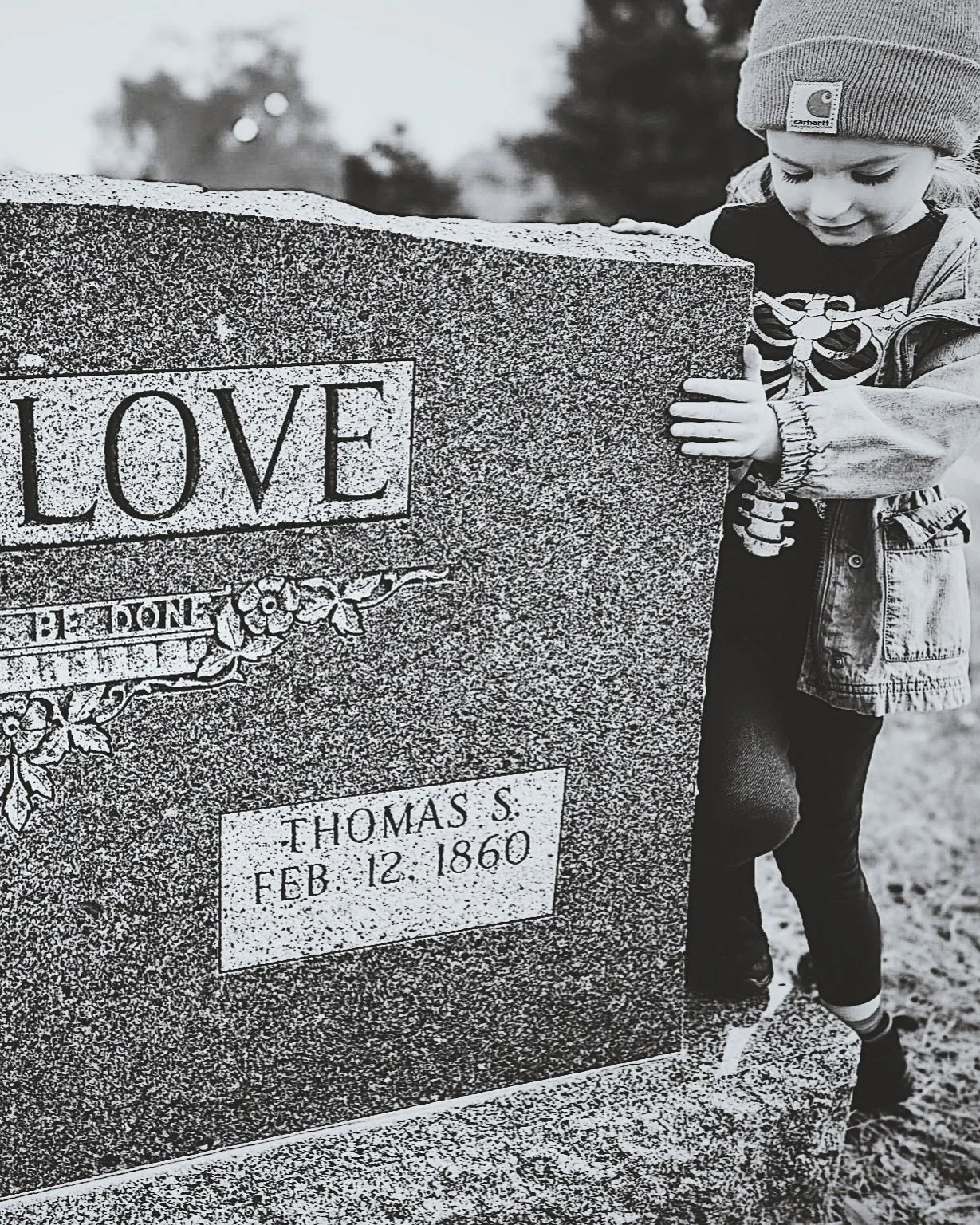 It’s @talkdeathdaily ‘s annual Cemetery Scavenger Hunt this Sunday! 🪦👀 We love doing this. 🖤 Gather some friends and go visit a local cemetery for some fleeting, mortal fun and crisp fall air 🍁
⬇️
The TalkDeath Cemetery Scavenger Hu