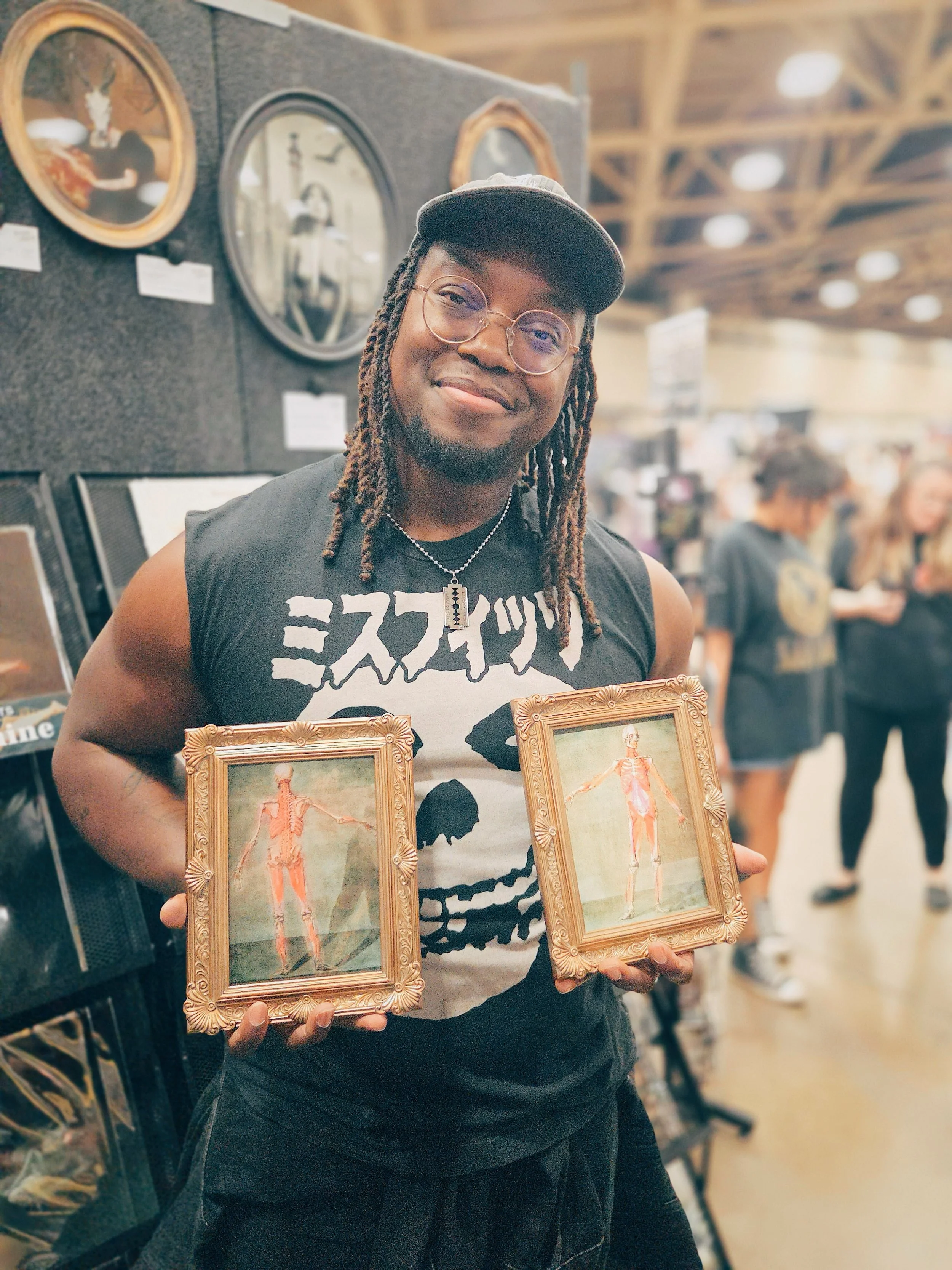 DALLAS. You were a record-breaking show for us at @odditiesandcuriositiesexpo last weekend 🥹 Thank you for showing up and supporting us artists just doing the best we can out here! We appreciate the support more than words can say. 🖤

See you next 