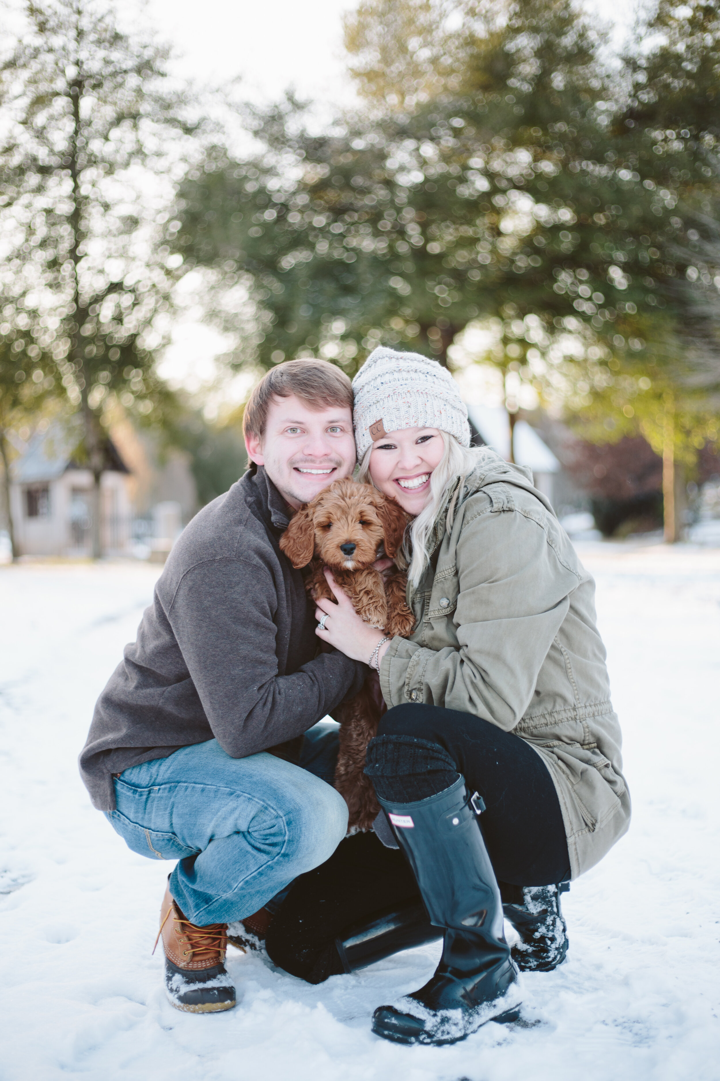 Knoxville-Snow-Sequoyah-Hills-Couple-Photos-with-Goldendoodle-Puppy.jpg
