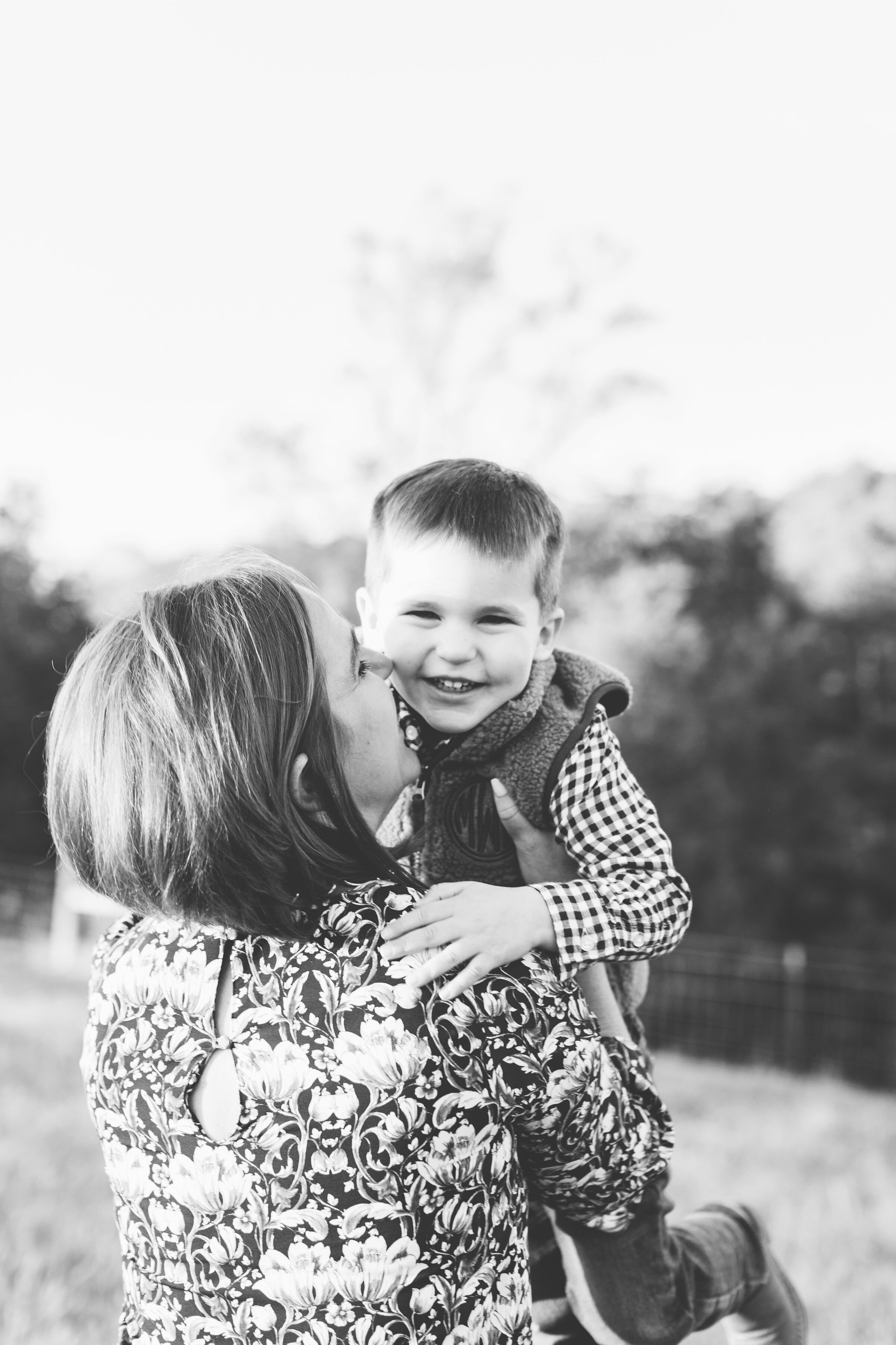 Knoxville-Farm-Family-Photos-in-Halls-at-Sunset-1048.jpg