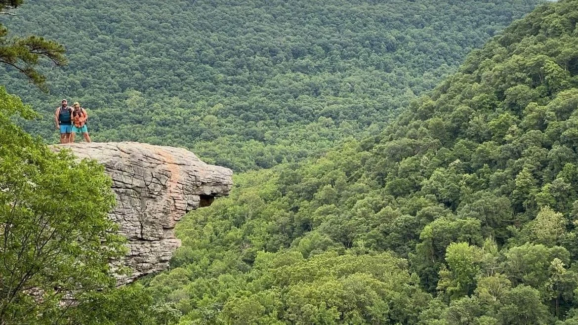 Hiking Whitaker Point (Hawksbill Crag) is a must do hike in Arkansas' Buffalo National River Area