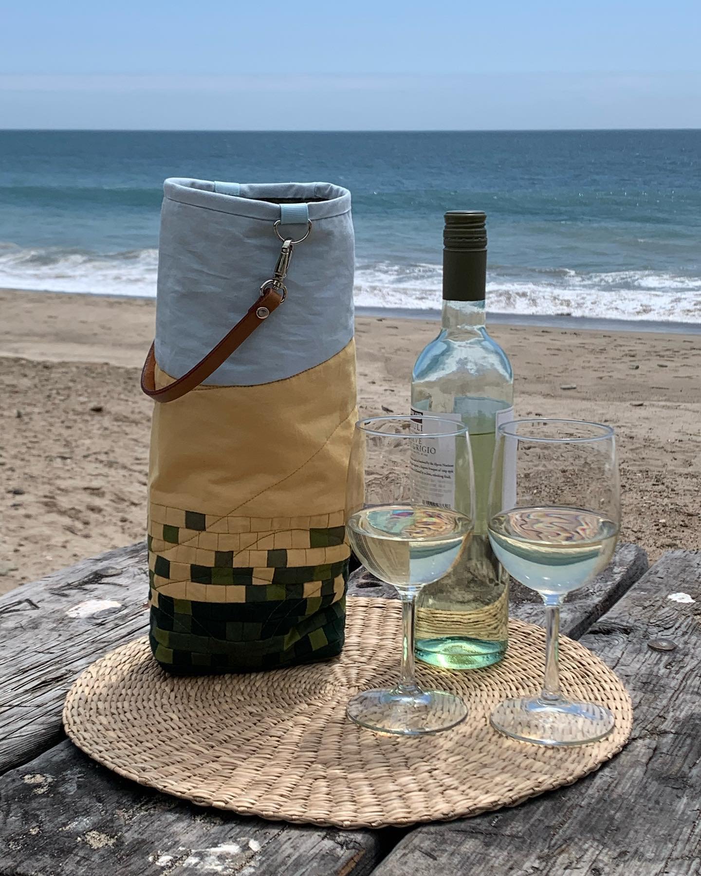 Cheers! Enjoy a few photos from last week&rsquo;s photo shoot on Pacific Coast Highway at Sycamore Cove State Beach! My NEW Wine Country Tote is now on my website and ready to ship. Let&rsquo;s get ready for summer 🥂😎🥂

100% designed and made by m