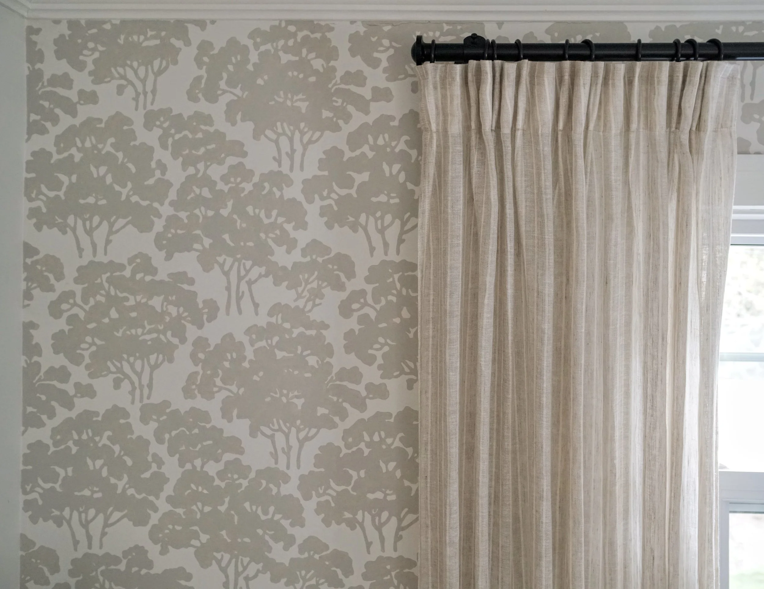 Hand-painted feature wall, cream linen curtains - Cheryl Lee Interiors