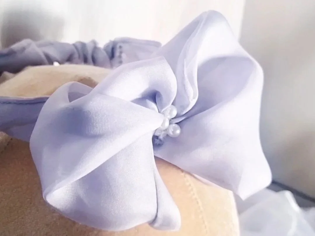 elasticated back white pearl headband diamante accent