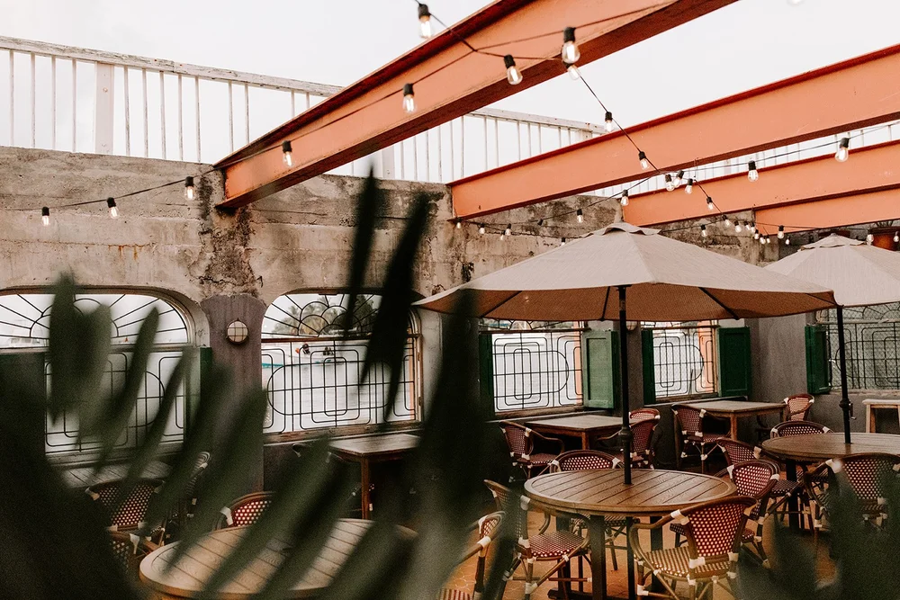 Breakers Roar Tiki Bar