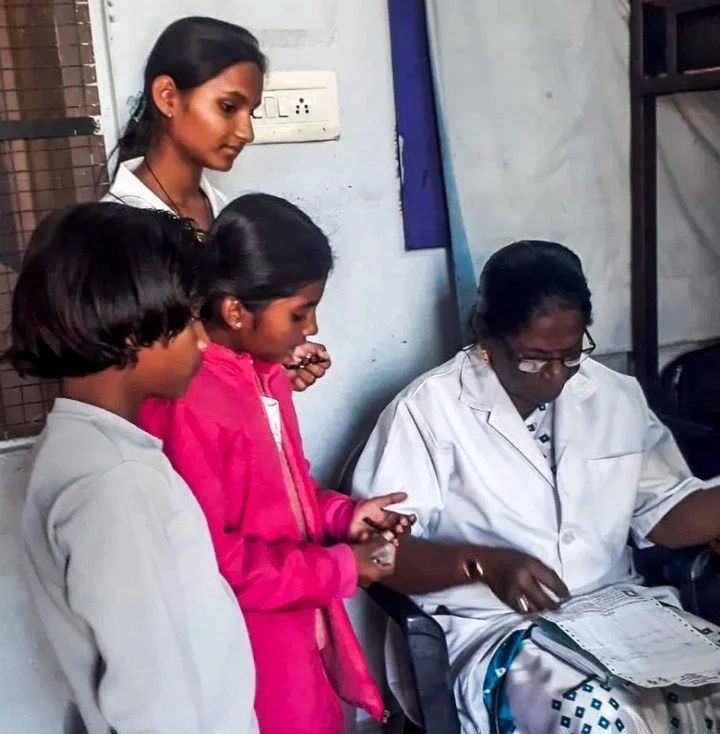 💙 1,284 visits. Countless lives touched.

Sambhali Trust&rsquo;s Sathi Program conducted a total of 1,284 home-based nurse visits in its first year, providing access to medical services, counseling, and emotional support to thousands of women, child