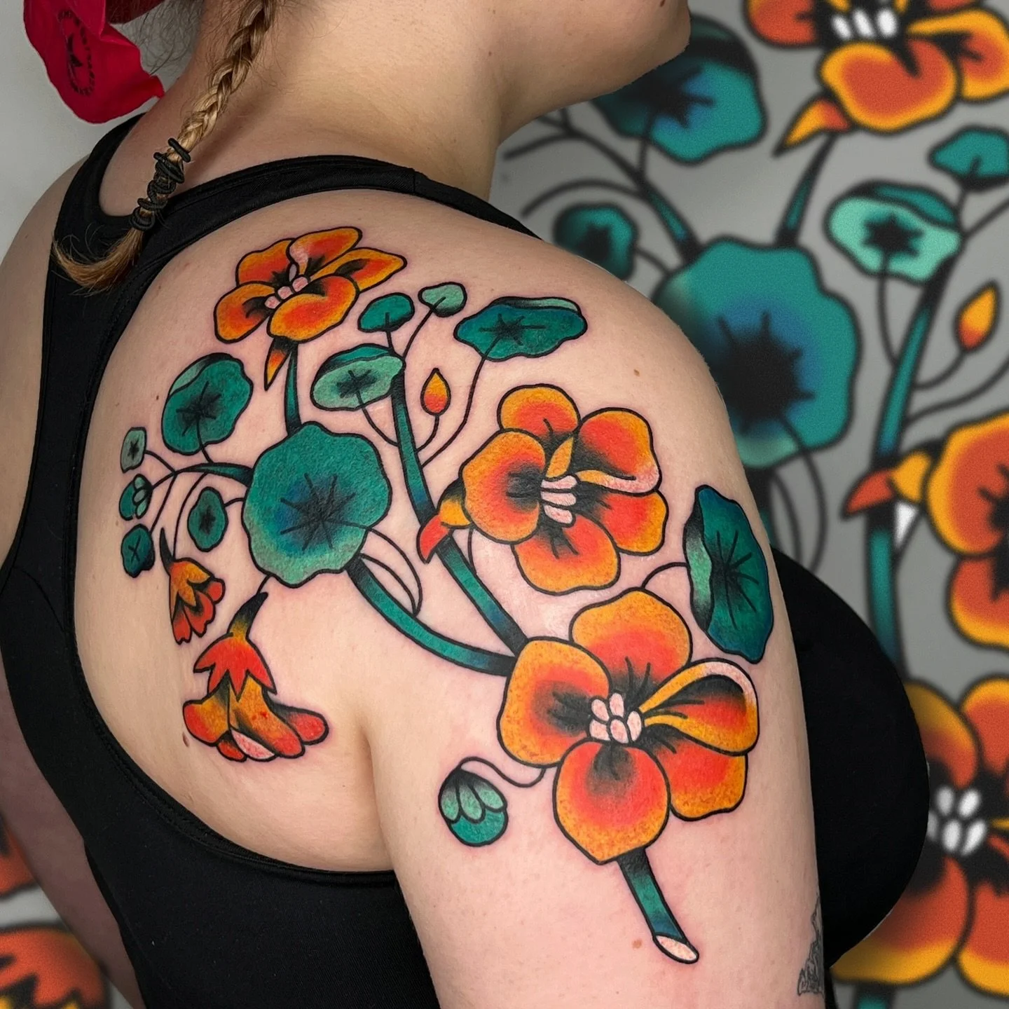 little throwback to this custom floral shoulder piece 🌺 (loads of wonderful work to post but i haven't had time to edit!)

a reminder that i can also do BIG and COLOUR if you please🌈  but i love doing small or big tattoos! im always super happy wit