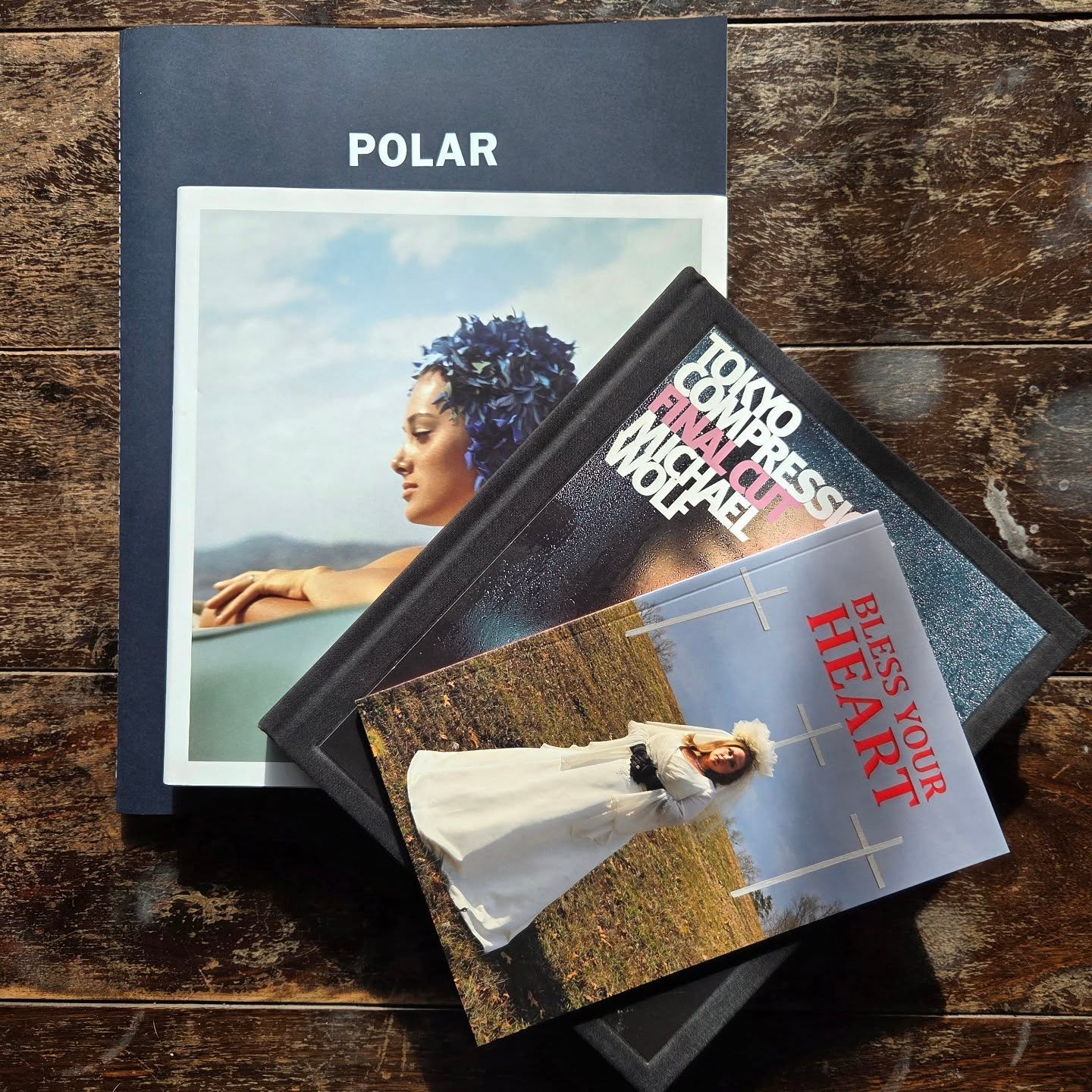 Another round of photobooks from my shelves.. four titles and little more long winded than the last. Hope you discover something new and interesting.

Tokyo Compression, Michael Wolf (2010) @michaelwolfarchive / Peperoni Books

This is one of the new