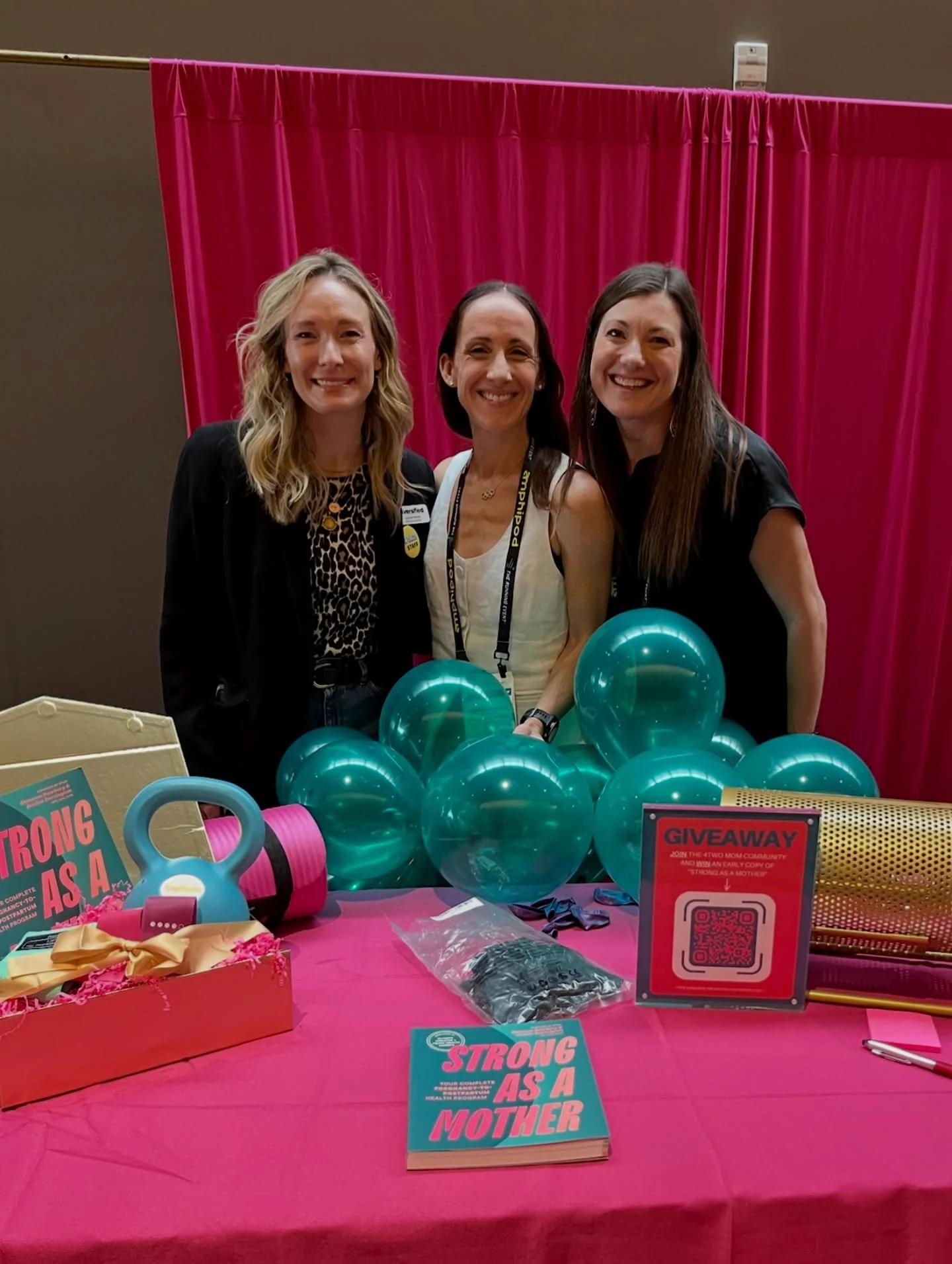 So many amazing people in one place 🥹✨
Thank you for showing up and for sharing your energy with us. It was such a joy to meet you.🥰

@therunningevent @flotrack @the.pr.project