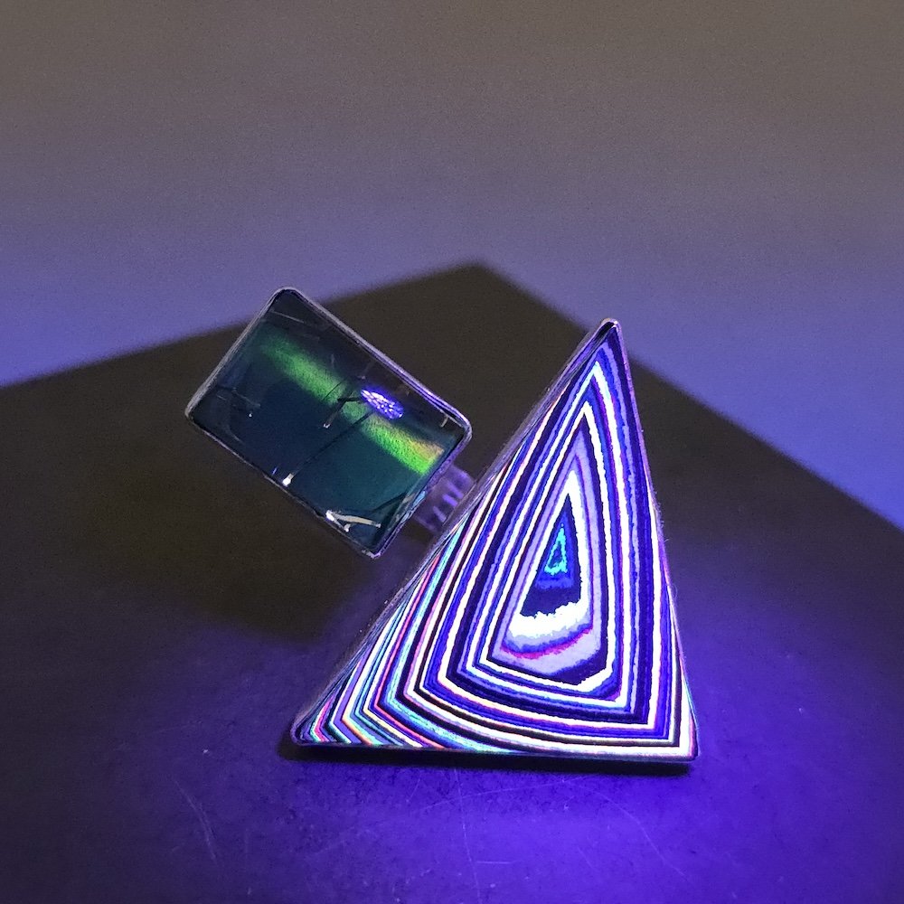 wraparound-ring-highway-sign-paint-aurora-opal-doublet-uv.jpg