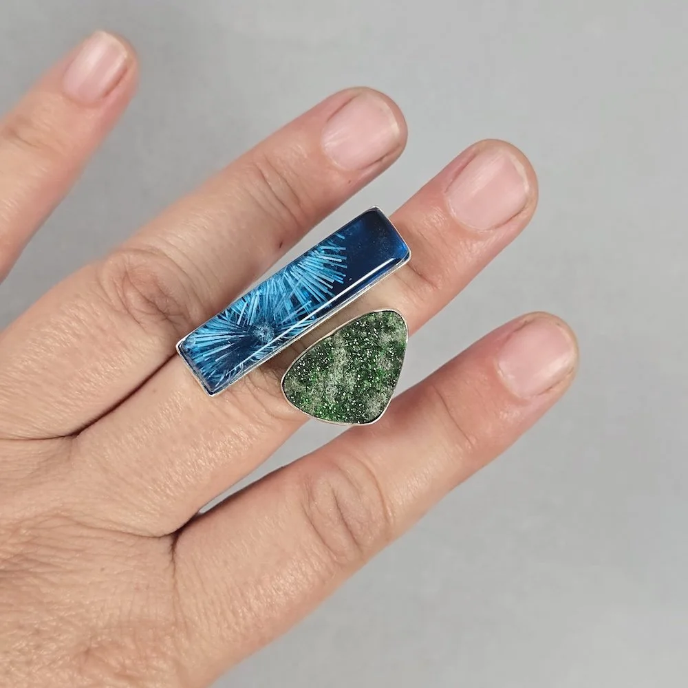 wraparound-ring-green-garnet-druzy-bridewell-stone-hand.jpg