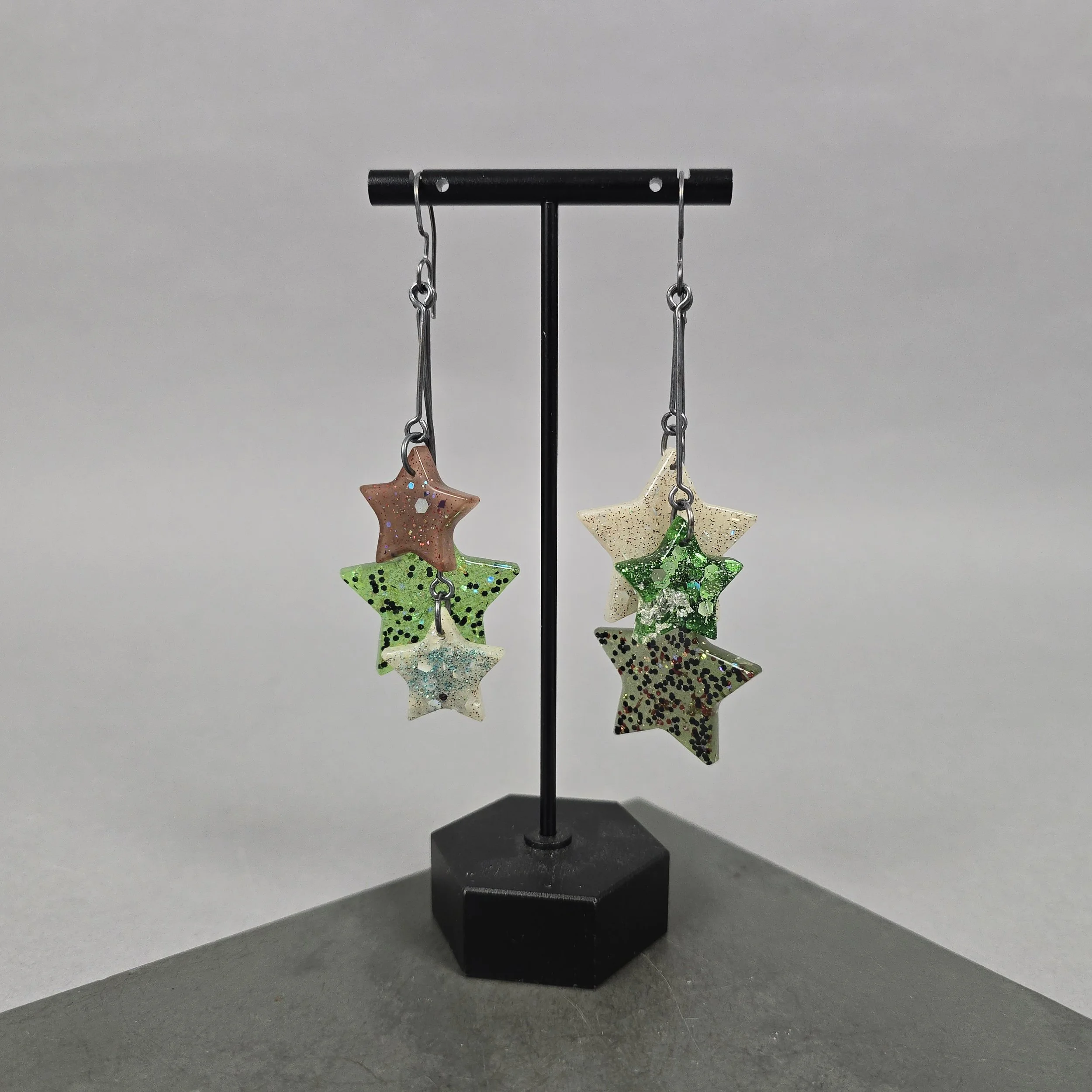 resin-earrings-green-stars.jpg