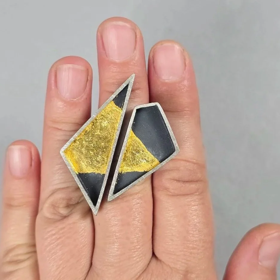 mismatched-two-tone-ring-sun-beam-hand.jpg