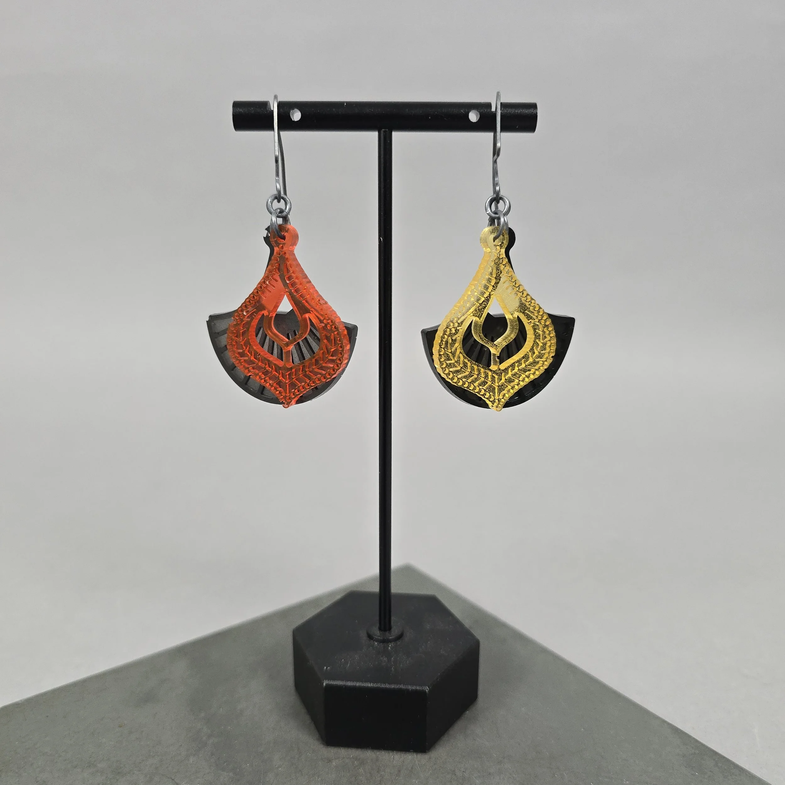 resin-earrings-dramatic-deco.jpg