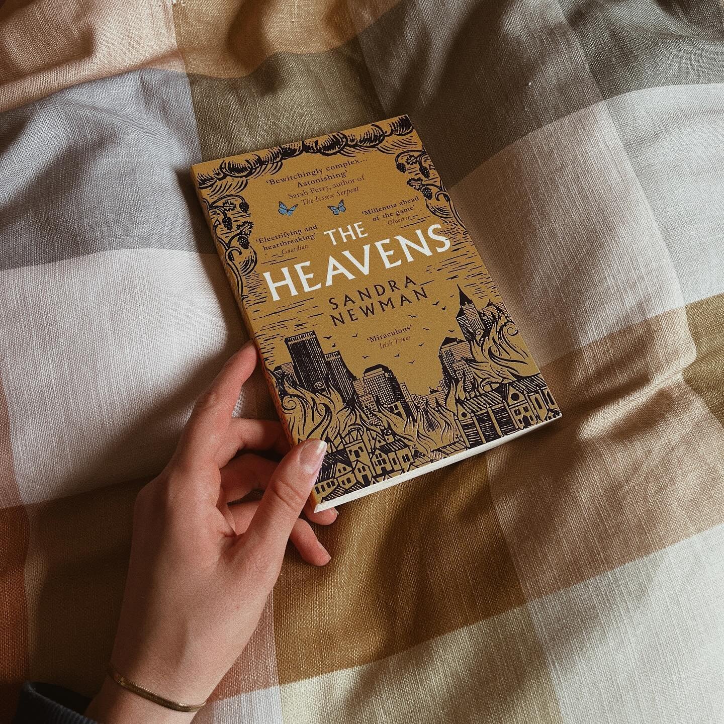 have you read this? 

saw this at @cookandyoungbooks today and couldn&rsquo;t walk past the intriguing blurb and stunning cover ✨

🏷️✨🕯️🫖
#fiction #litfic #literaryfiction #newbook #theheavens #prettycover #aestheticbook #aestheticbookstagram #aes