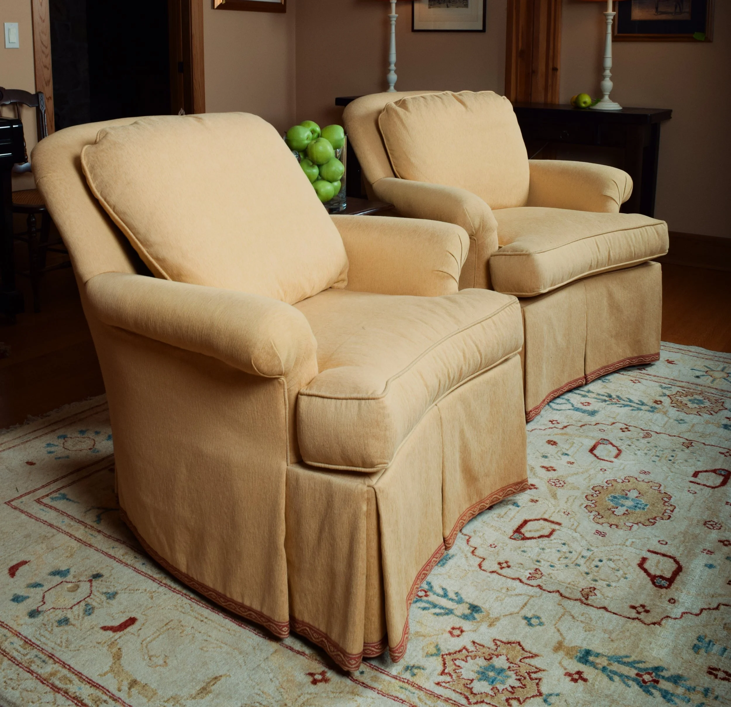 Rolled _Arms_Fauteuils_2.jpg